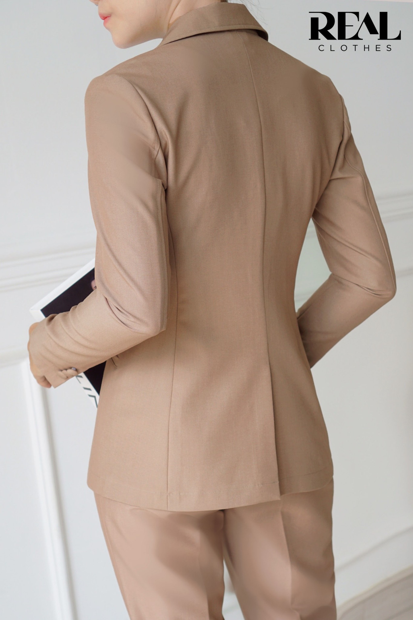 Blazer dài tay dài cafe sữa