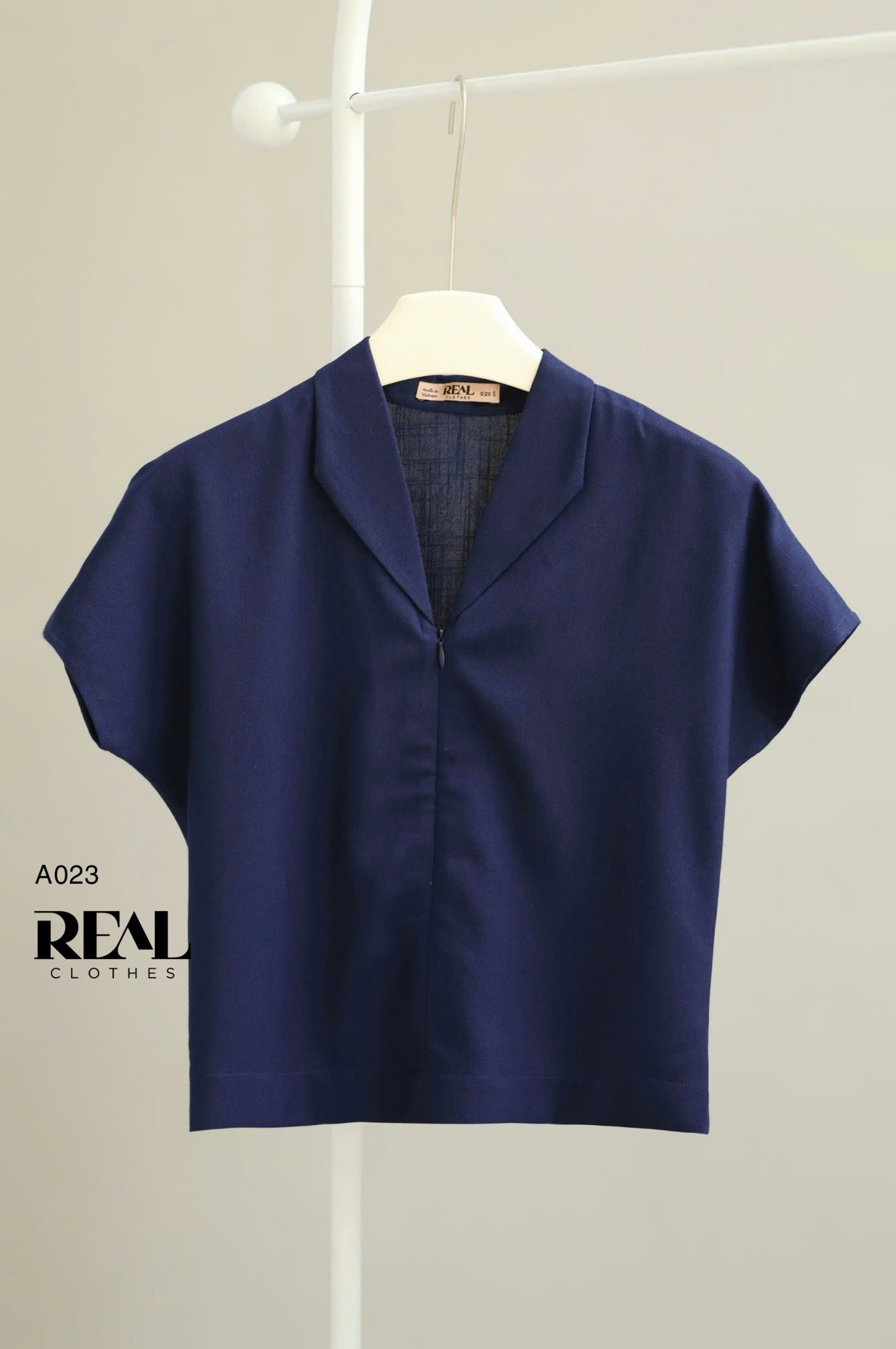 Áo cánh dơi linen navy