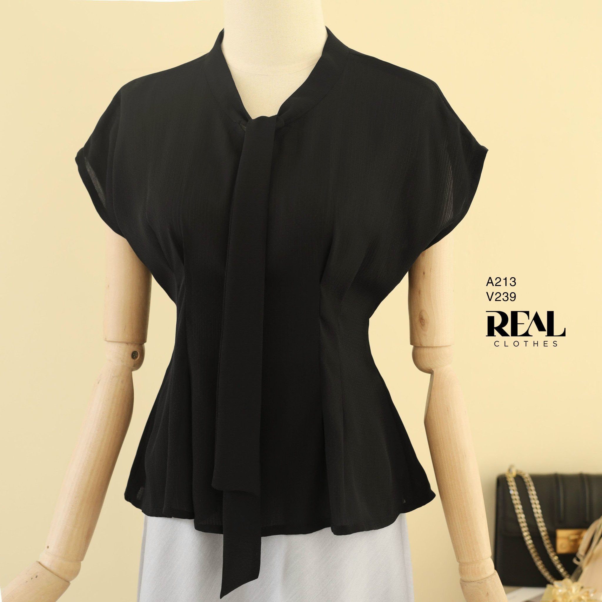 Áo cánh dơi nơ đen FINAL SALE