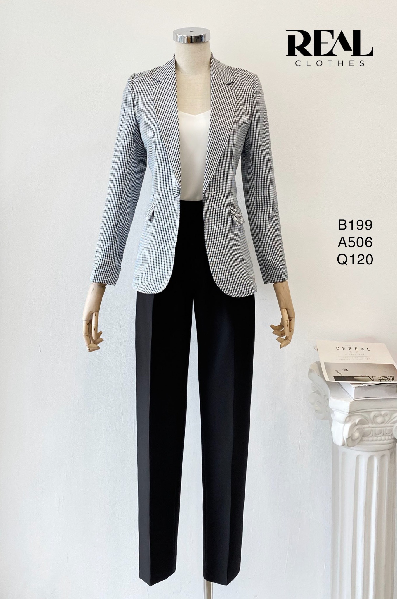 Blazer caro trắng SALE - size XS