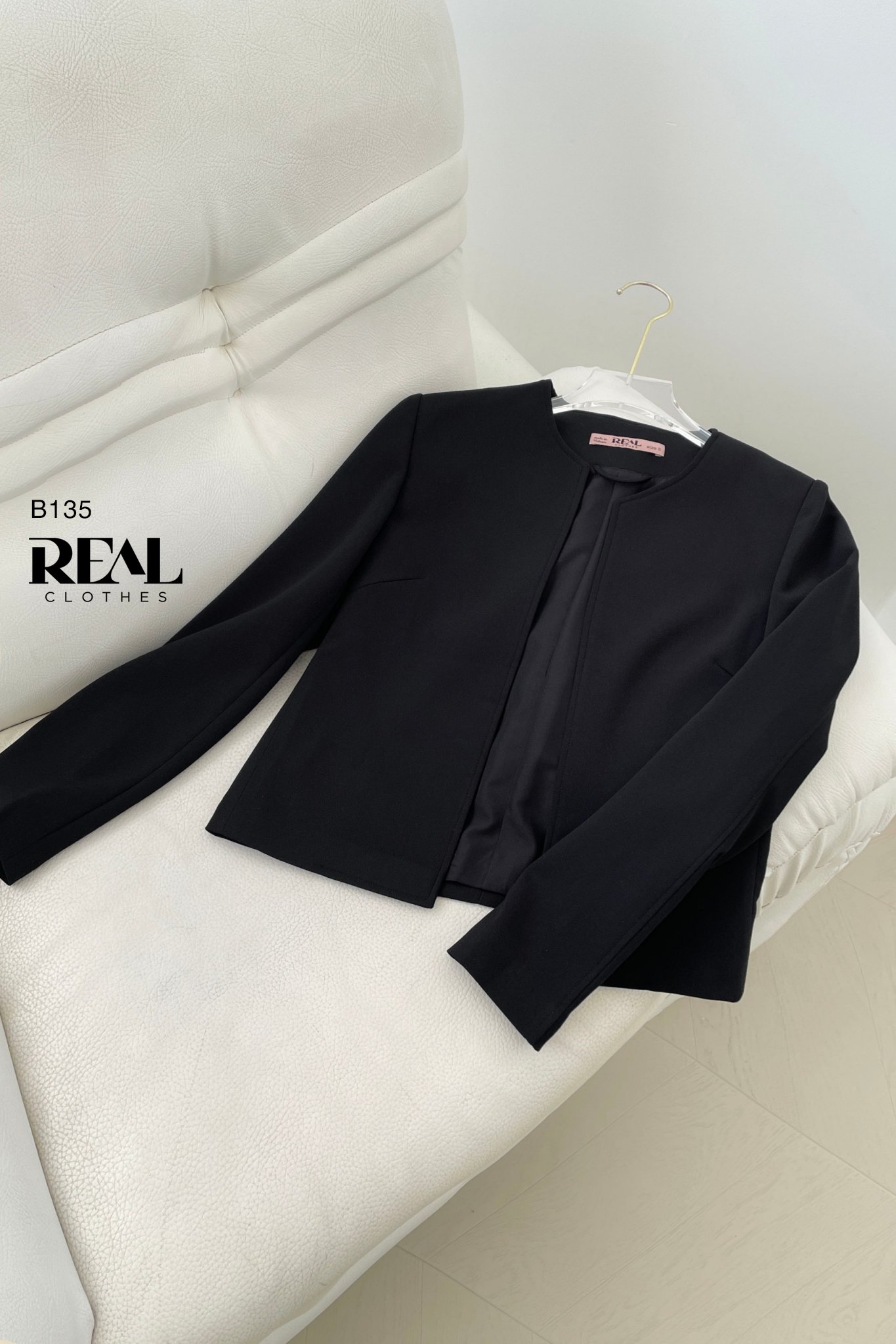 Blazer cổ tròn cindy đen