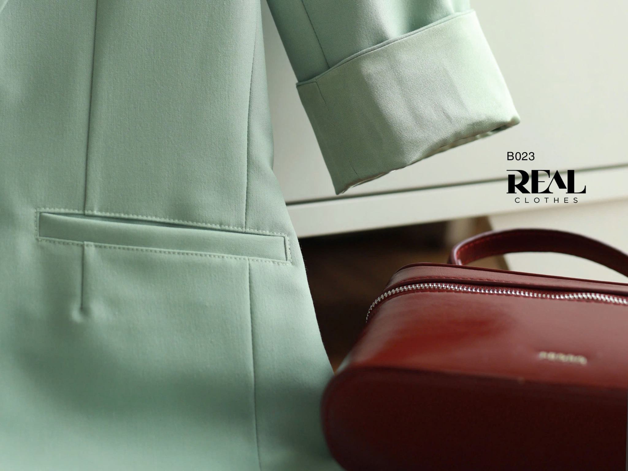 Blazer dài olive satin