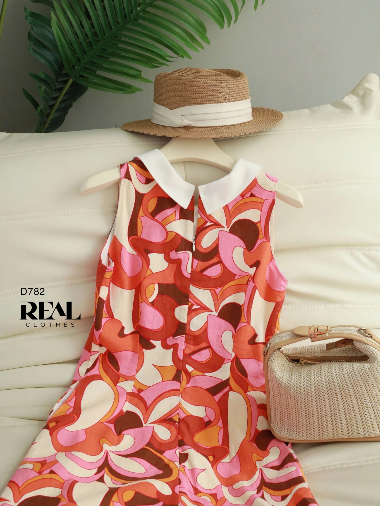 Đầm suông họa tiết hồng cổ lá sen