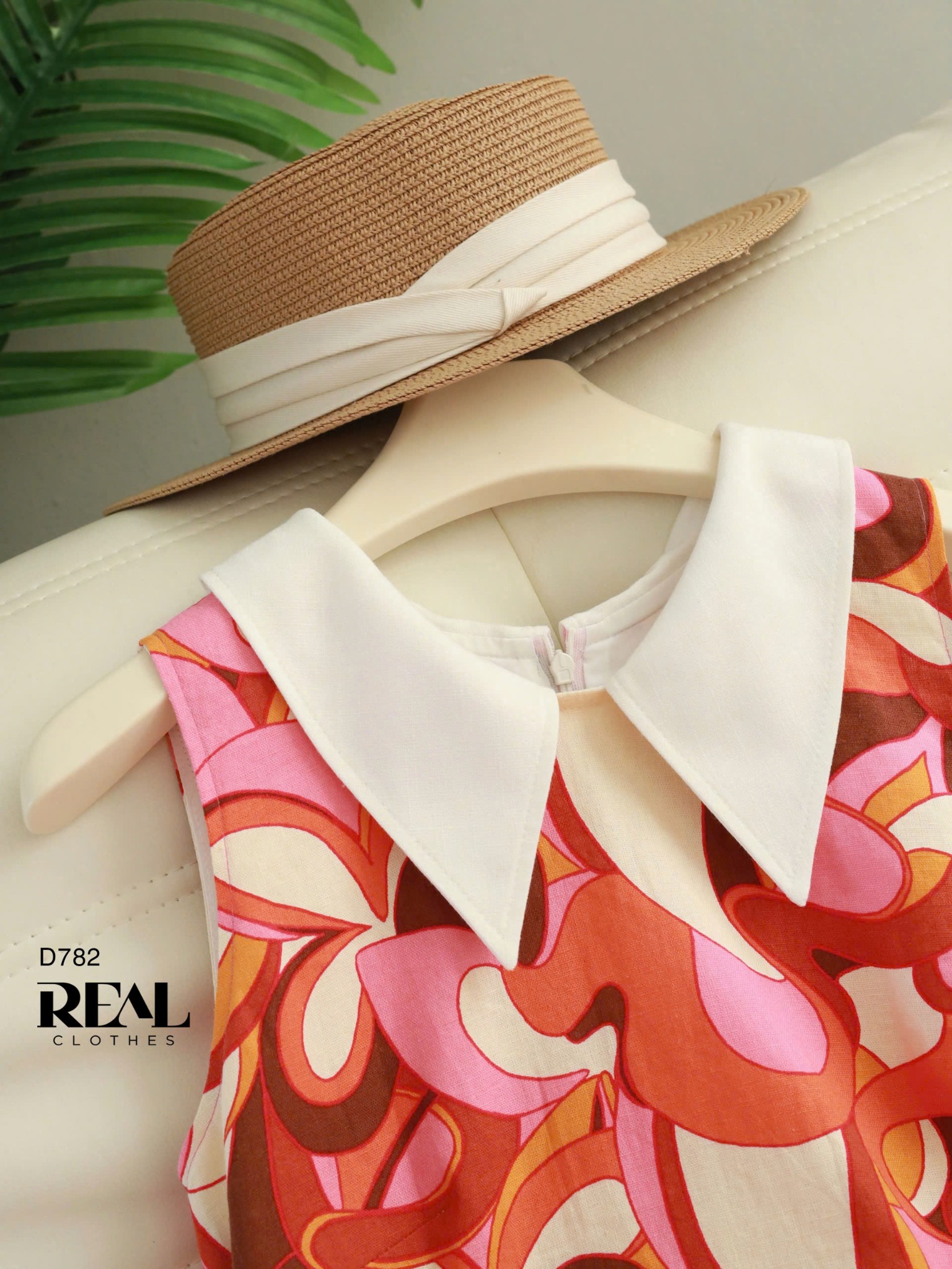 Đầm suông họa tiết hồng cổ lá sen