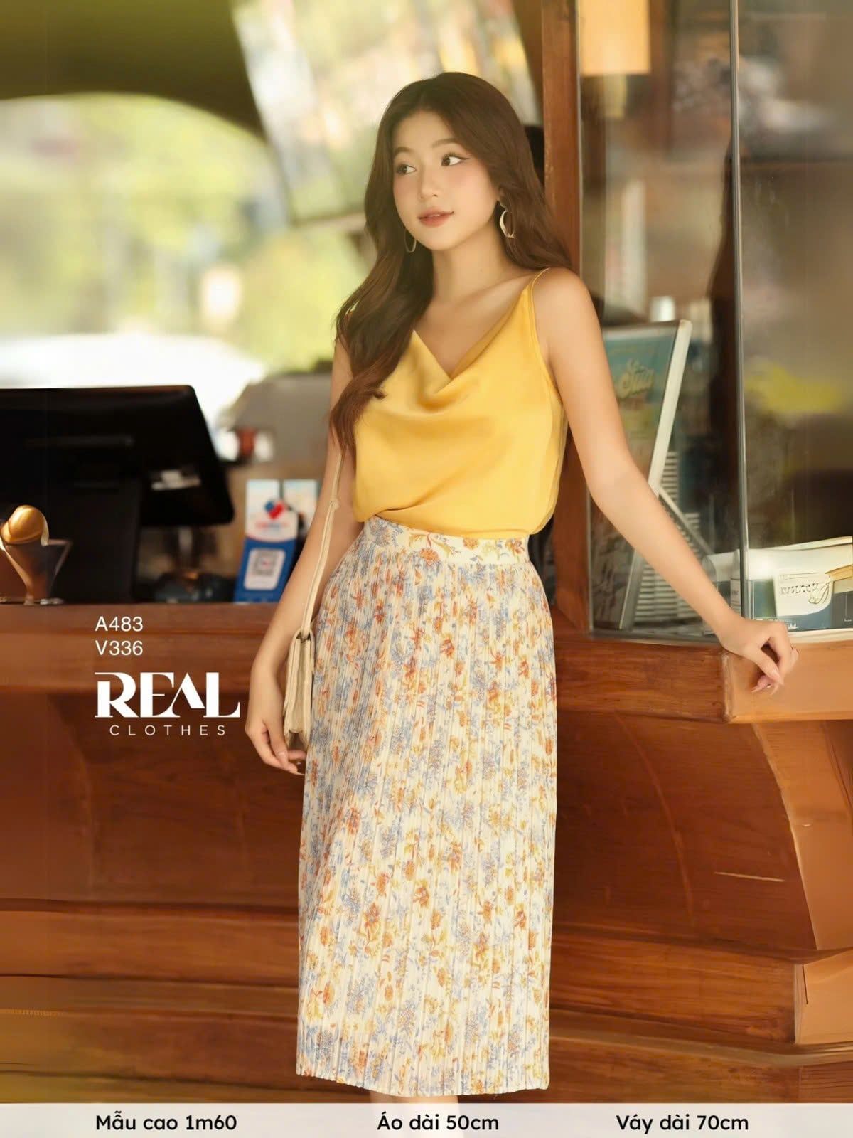  Áo cổ đổ vàng SALE - size XS 