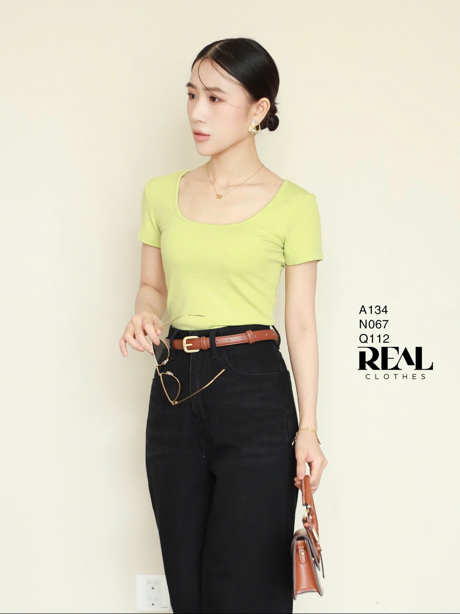 Áo cổ U xanh bơ SALE