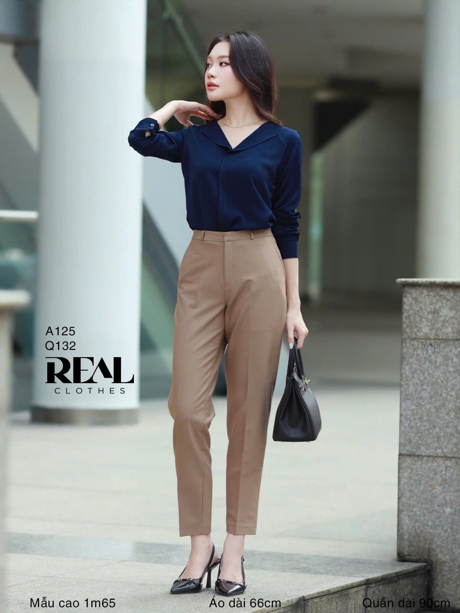 Áo cổ lật xanh đen