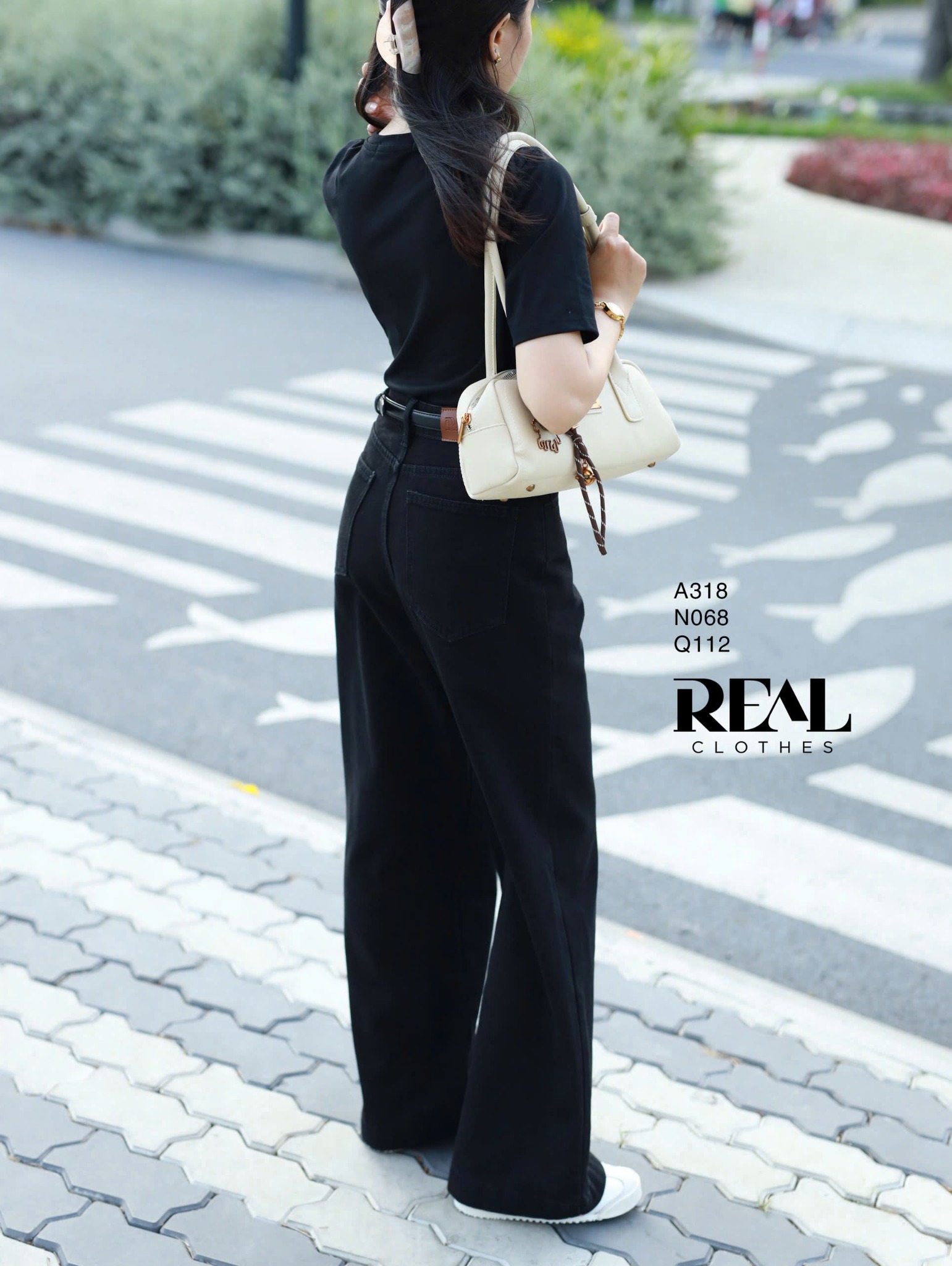 Áo thun cotton đen 90's SALE