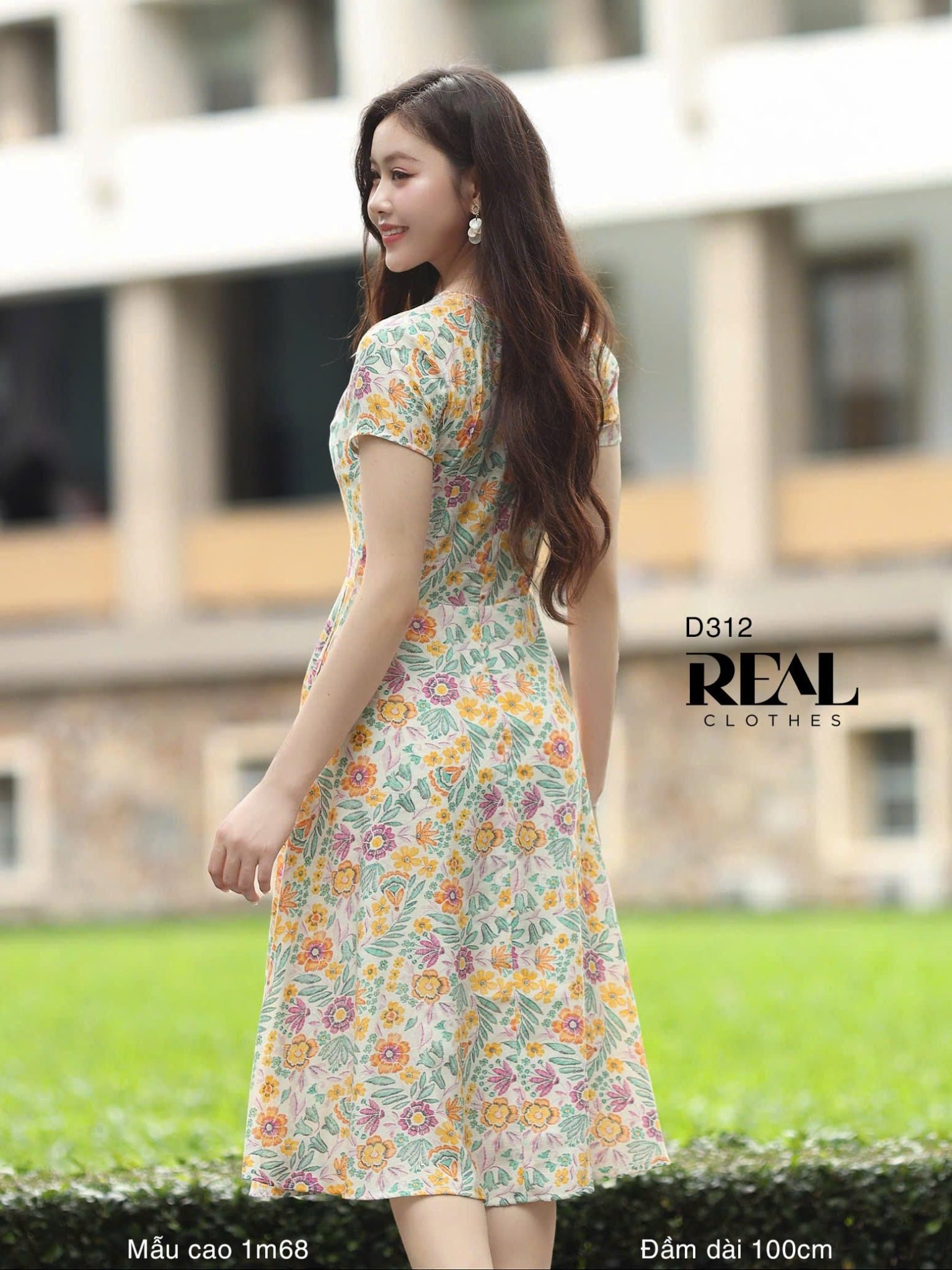 Đầm cổ tròn cách điệu hoa vàng SALE