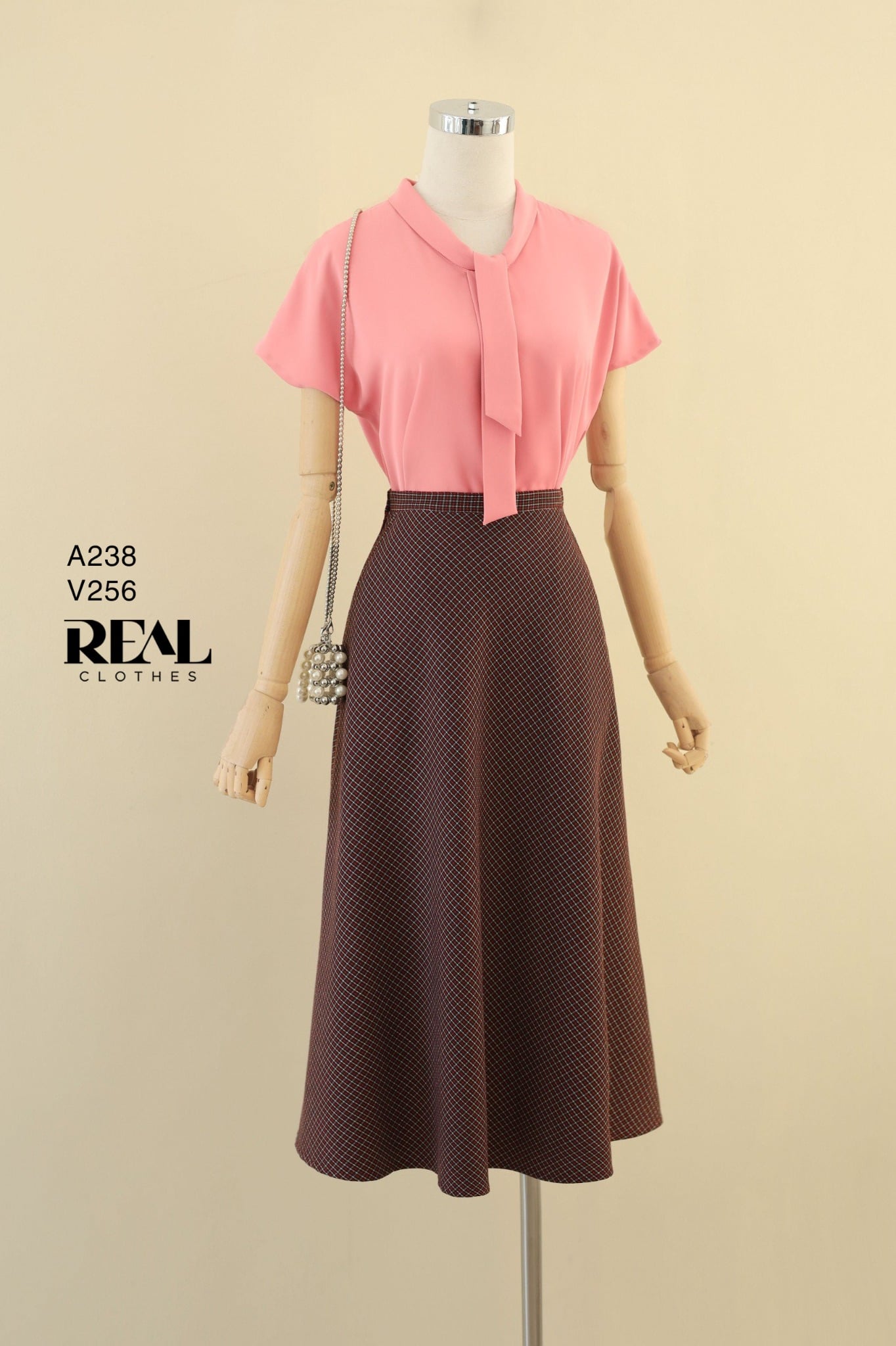 Váy Fuji ô vuông đỏ SALE