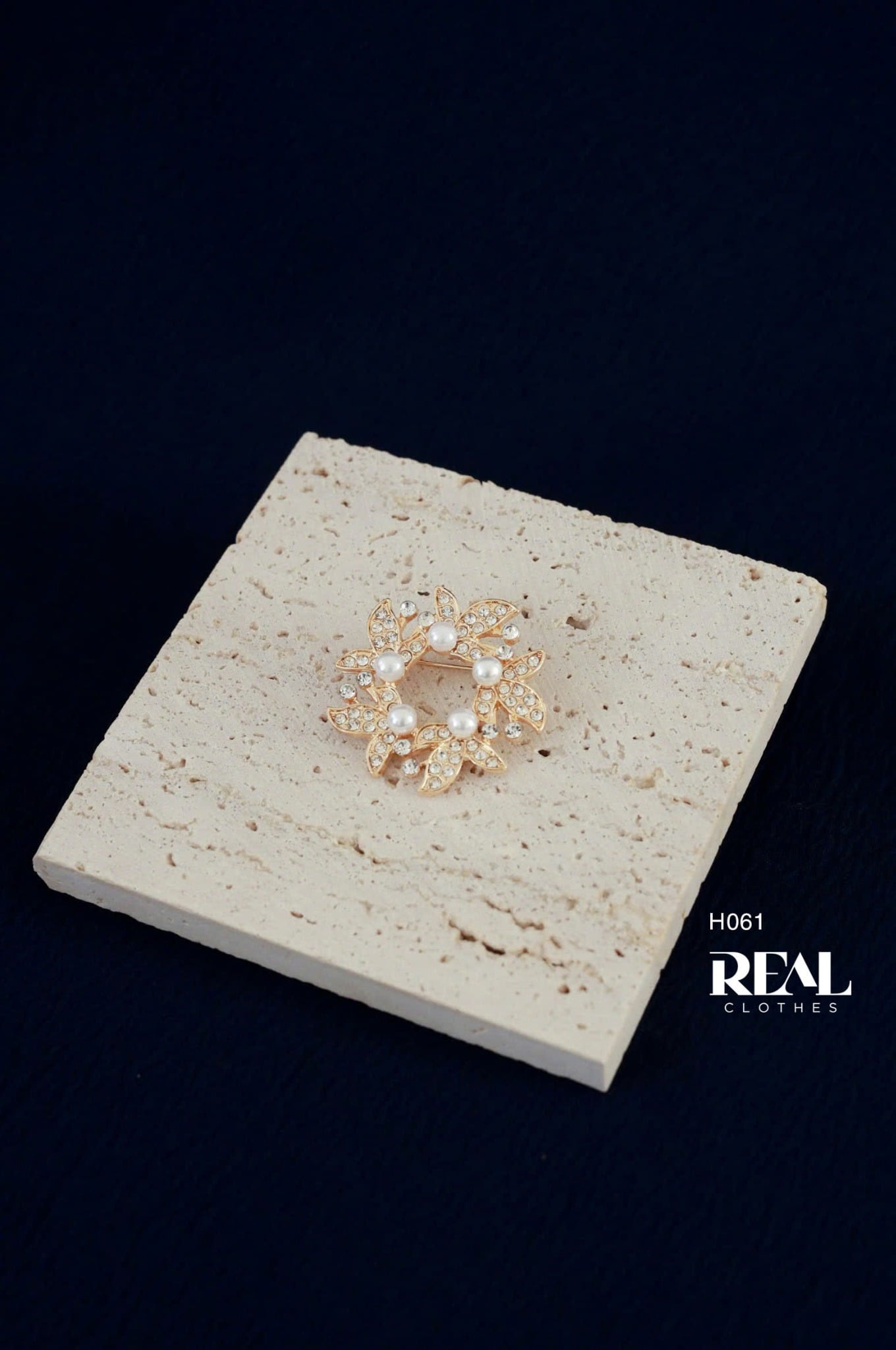 Cài áo nguyệt quế