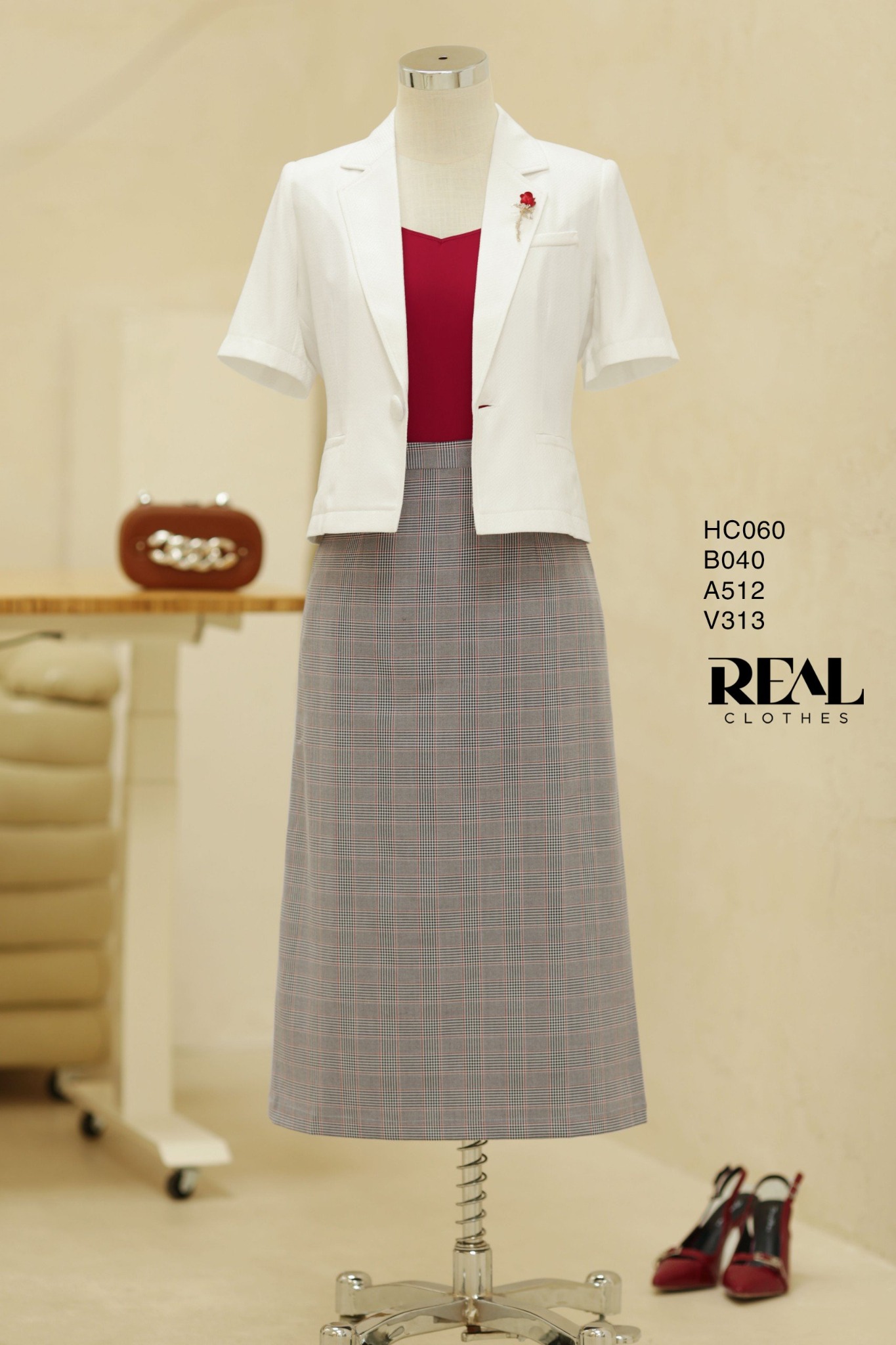 Váy Japan dài caro đỏ SALE - size XS