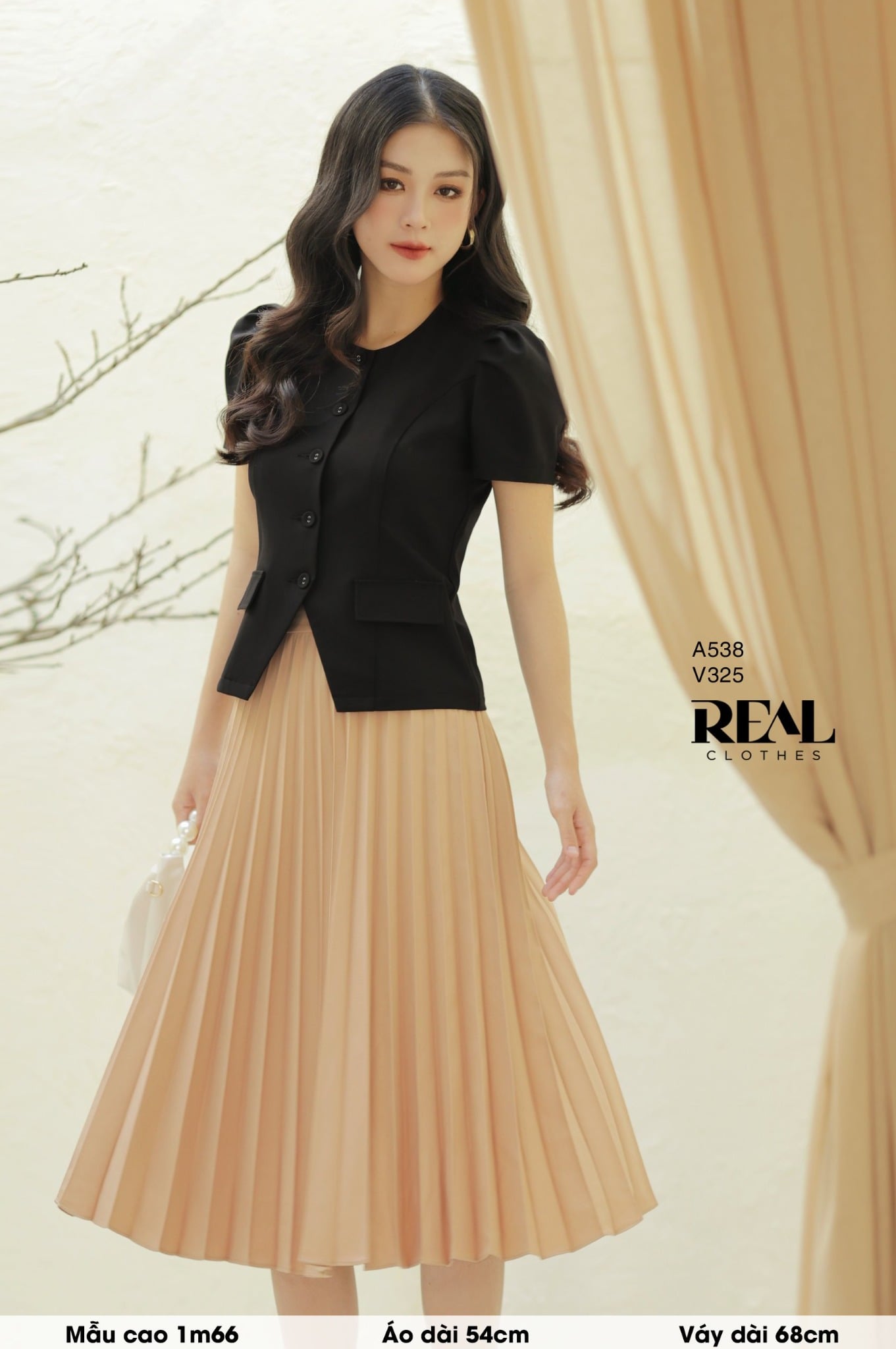 Áo Lotus đen SALE - size XS