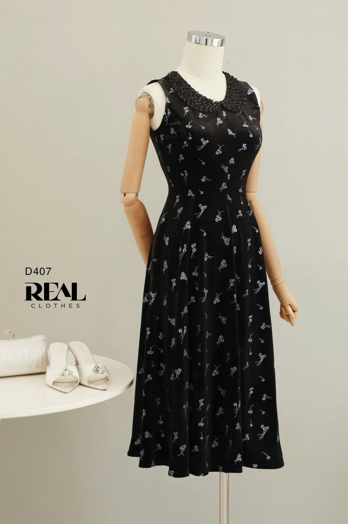 Đầm nhung cổ lá sen