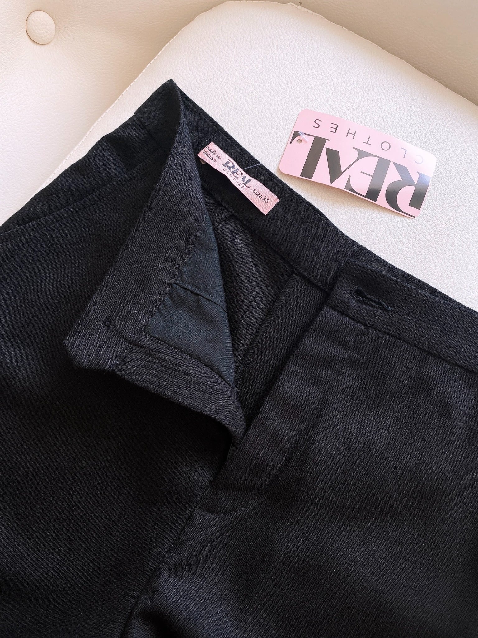 Quần suông linen đen