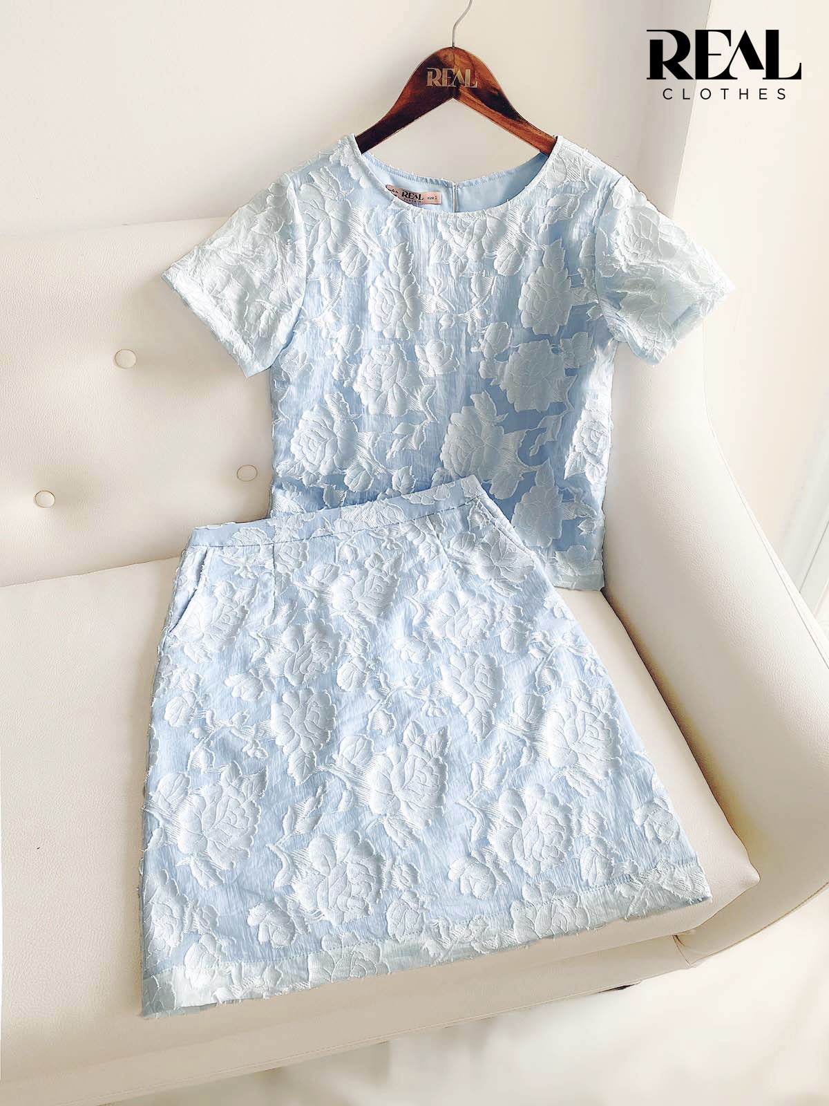 Croptop hoa blue FINAL SALE - size XS