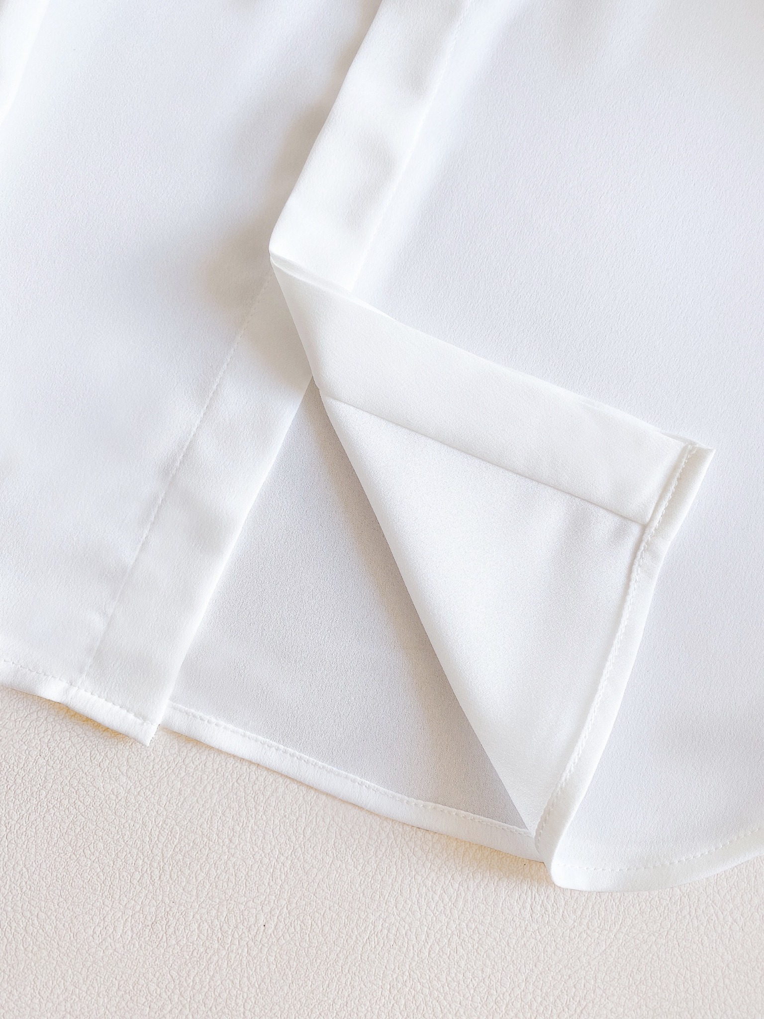 Sơ mi cổ mềm trắng