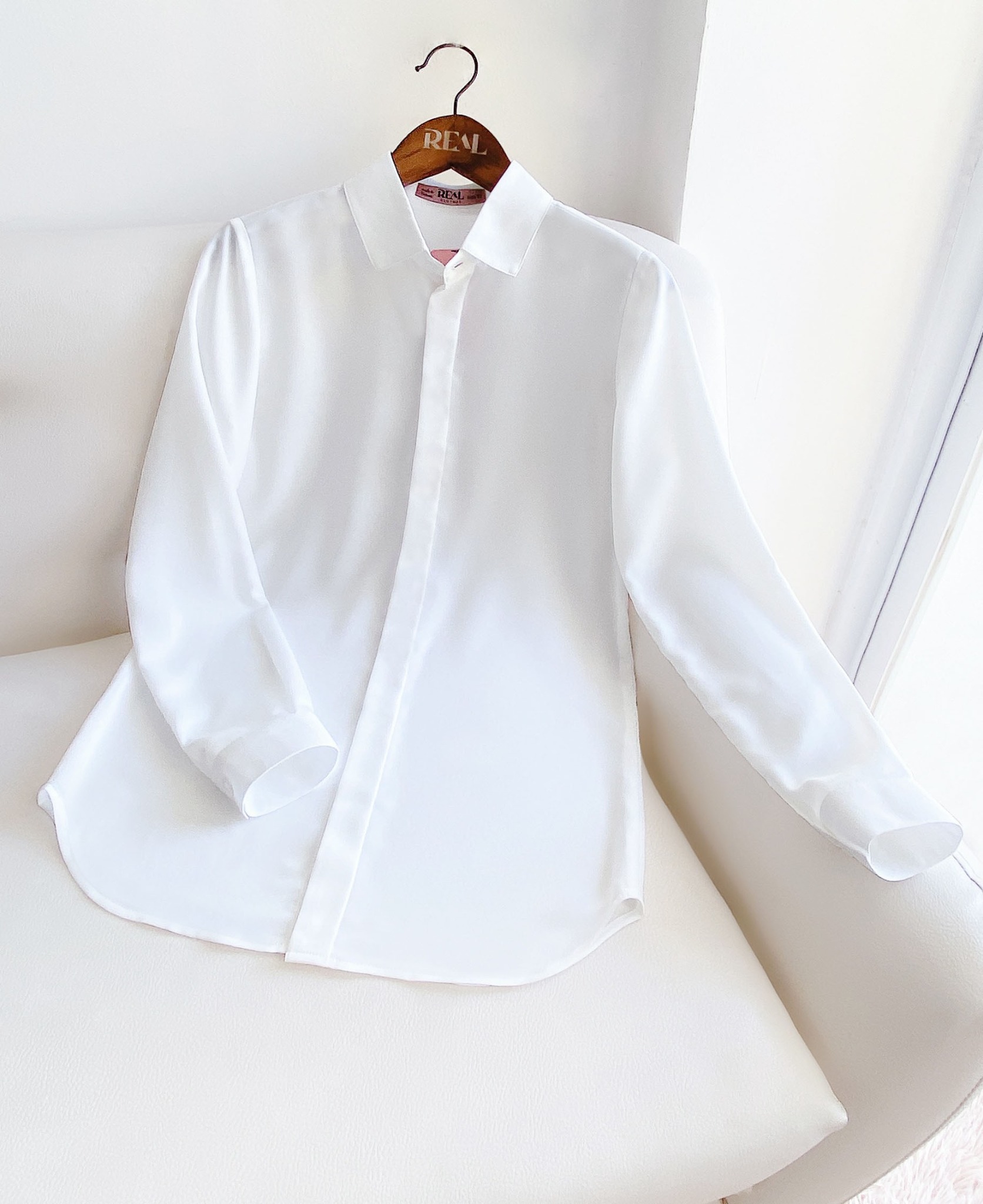 Sơ mi cổ mềm trắng