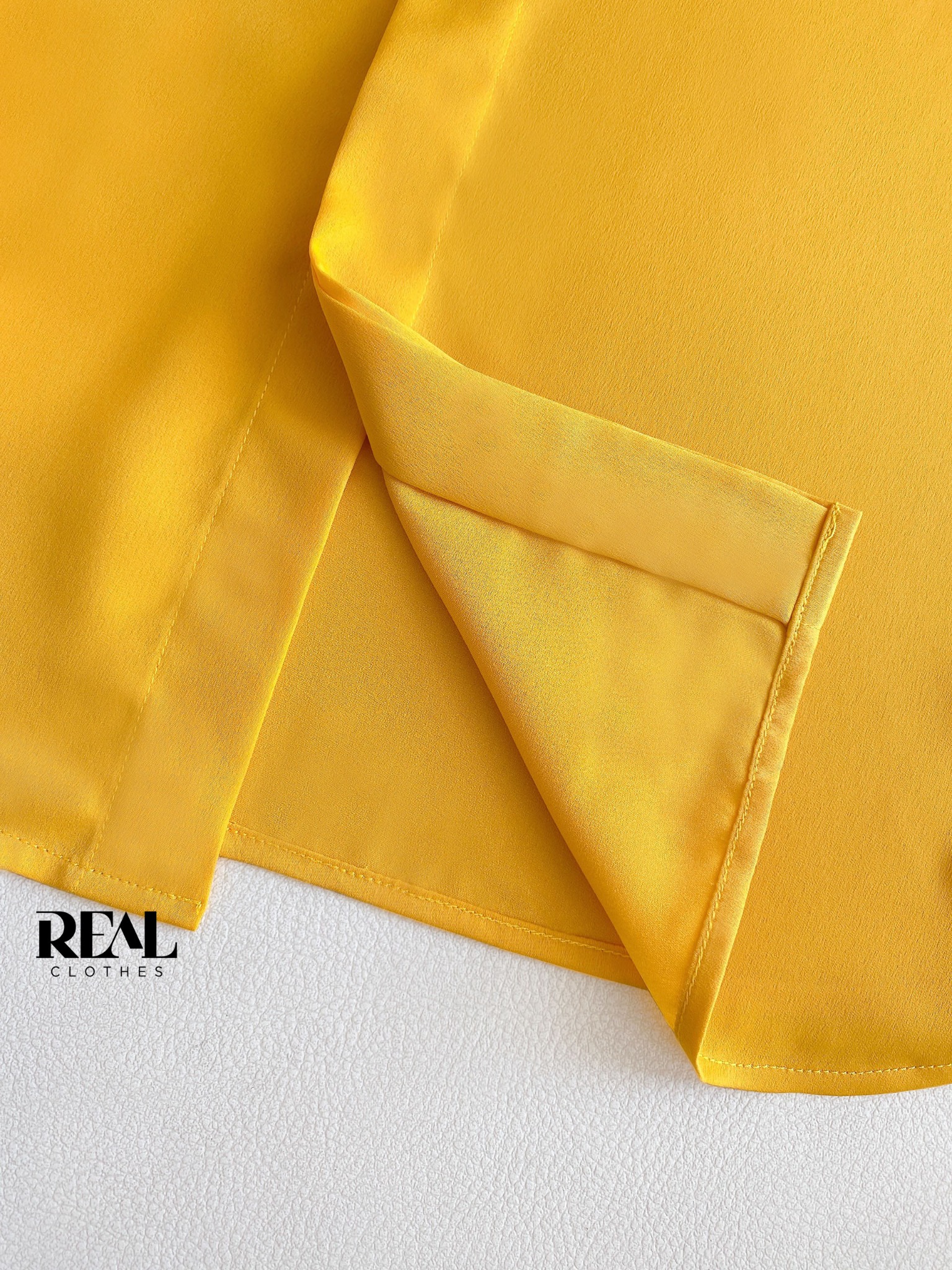 Sơ mi cổ mềm vàng nắng