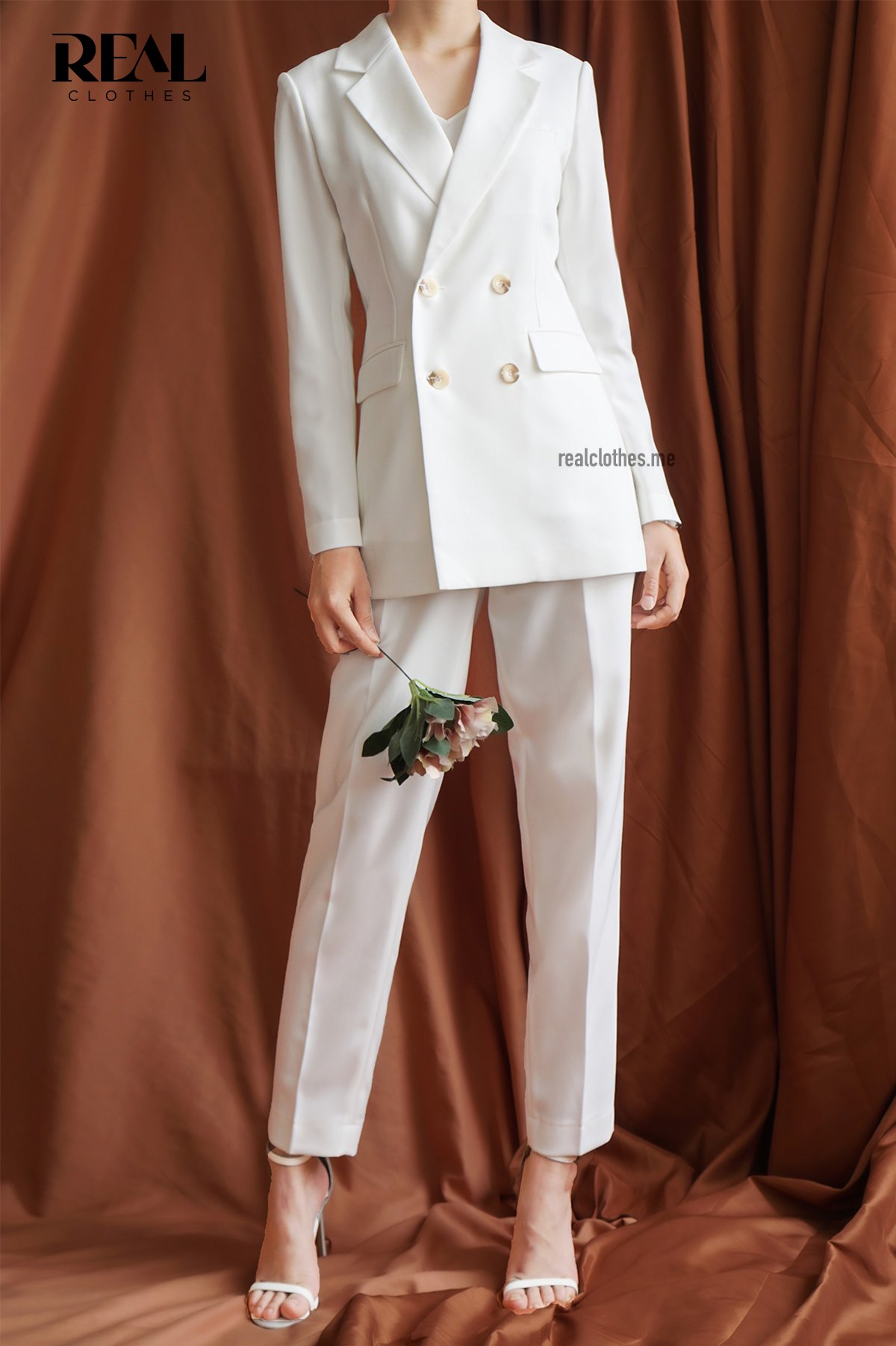 Blazer Paris trắng SALE