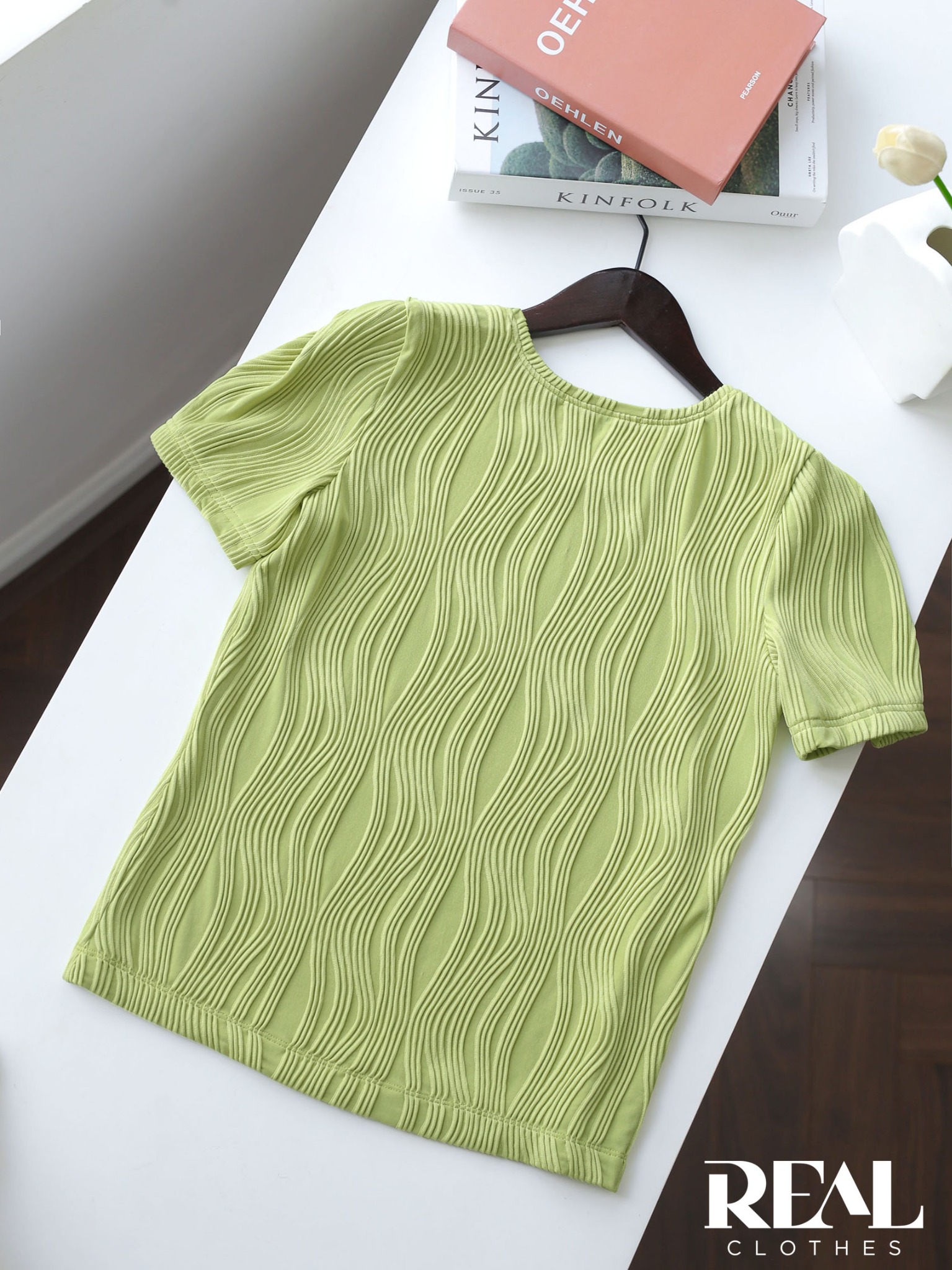 Áo Sophia bơ FINAL SALE - size XS