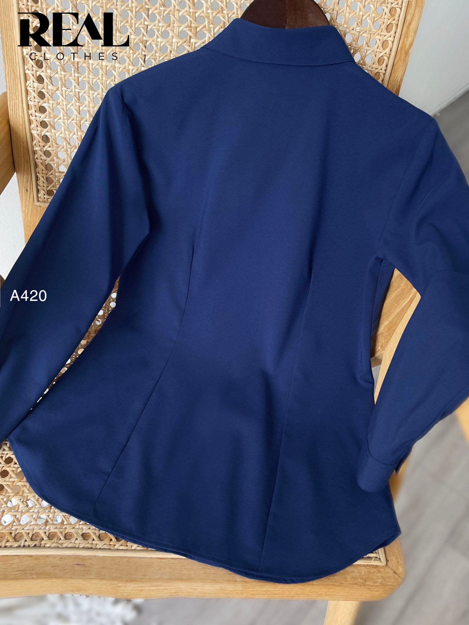 Sơ mi chít eo nano navy SALE - size S