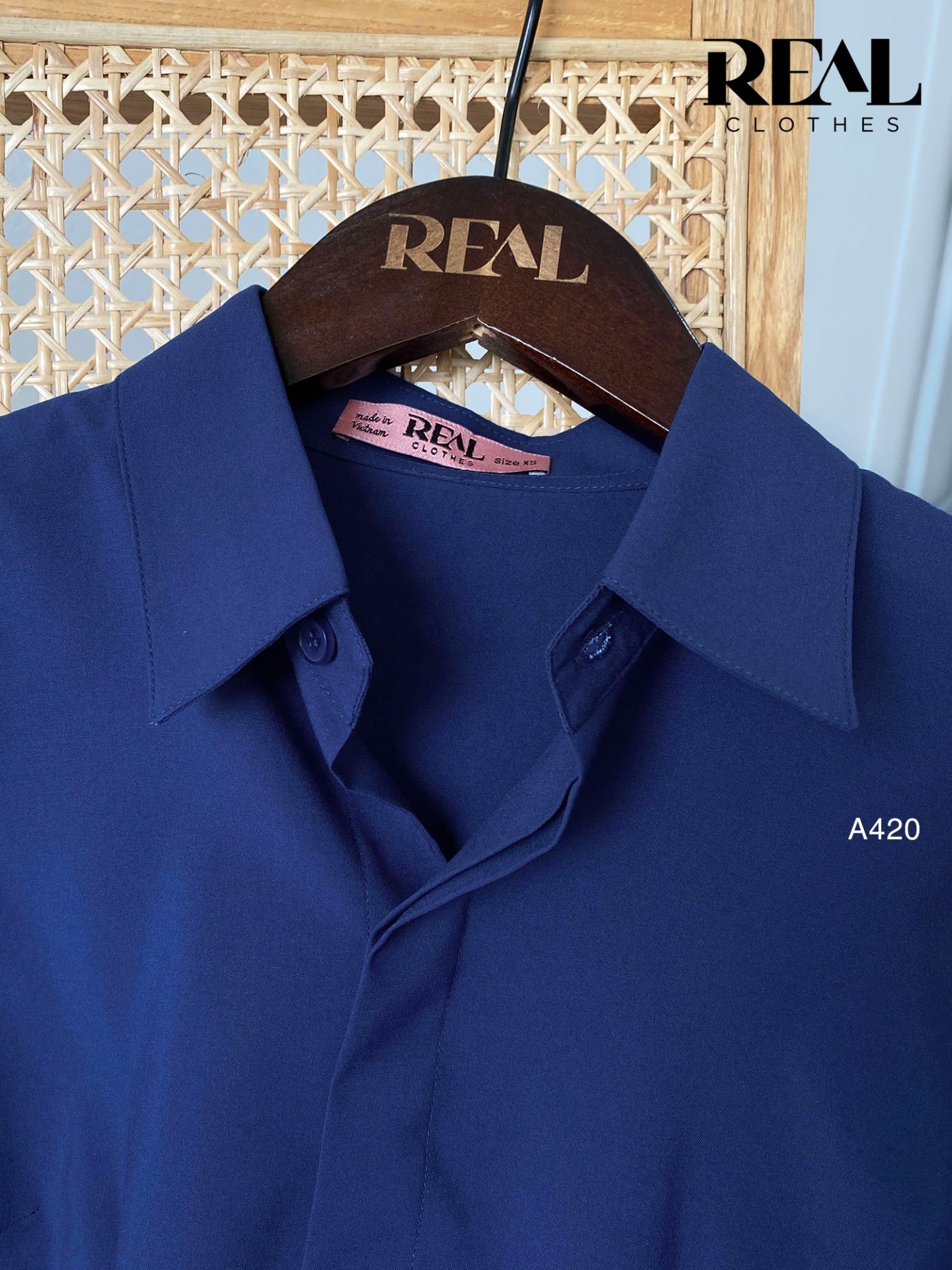 Sơ mi chít eo nano navy SALE - size S