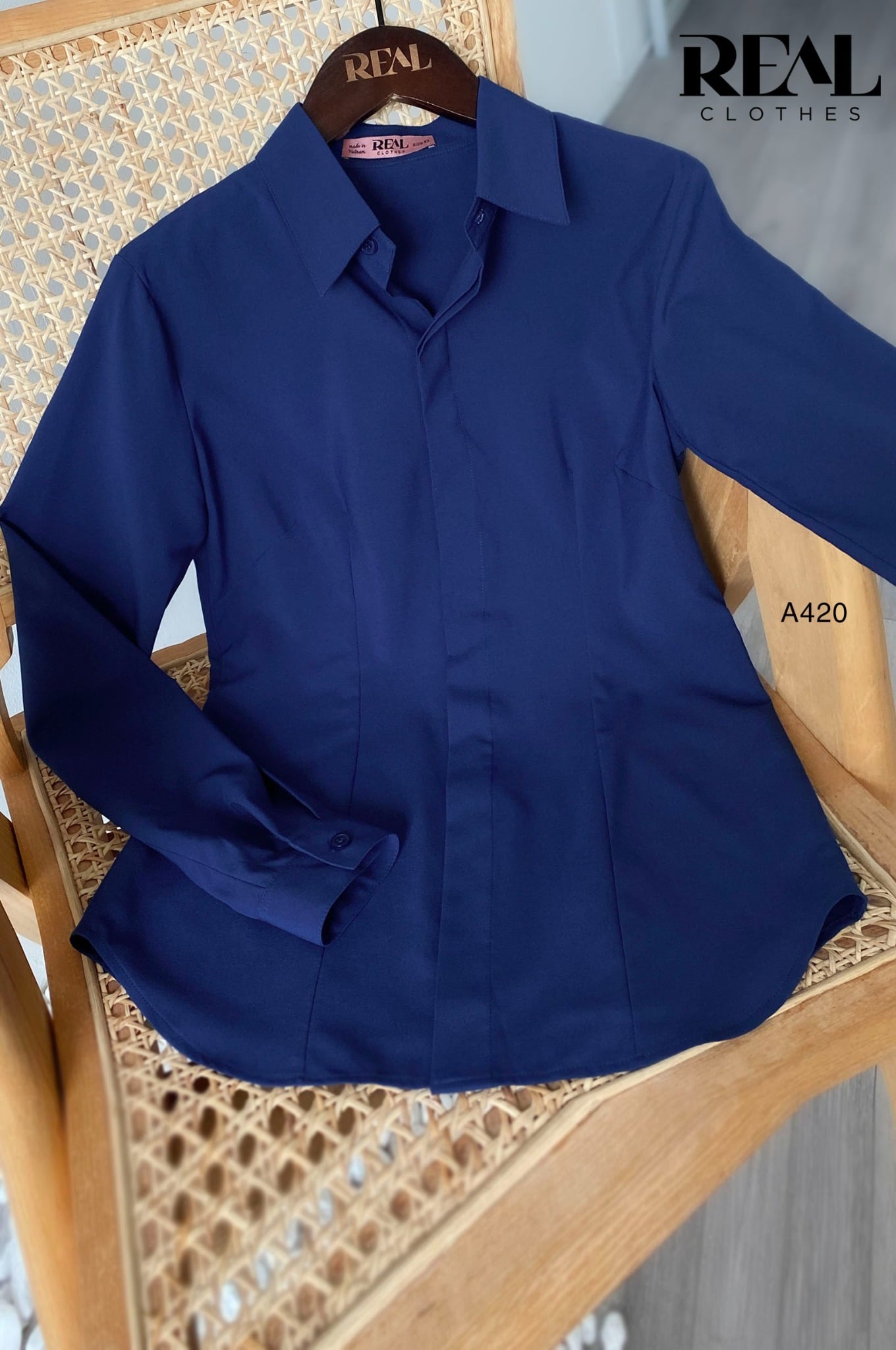 Sơ mi chít eo nano navy SALE - size S