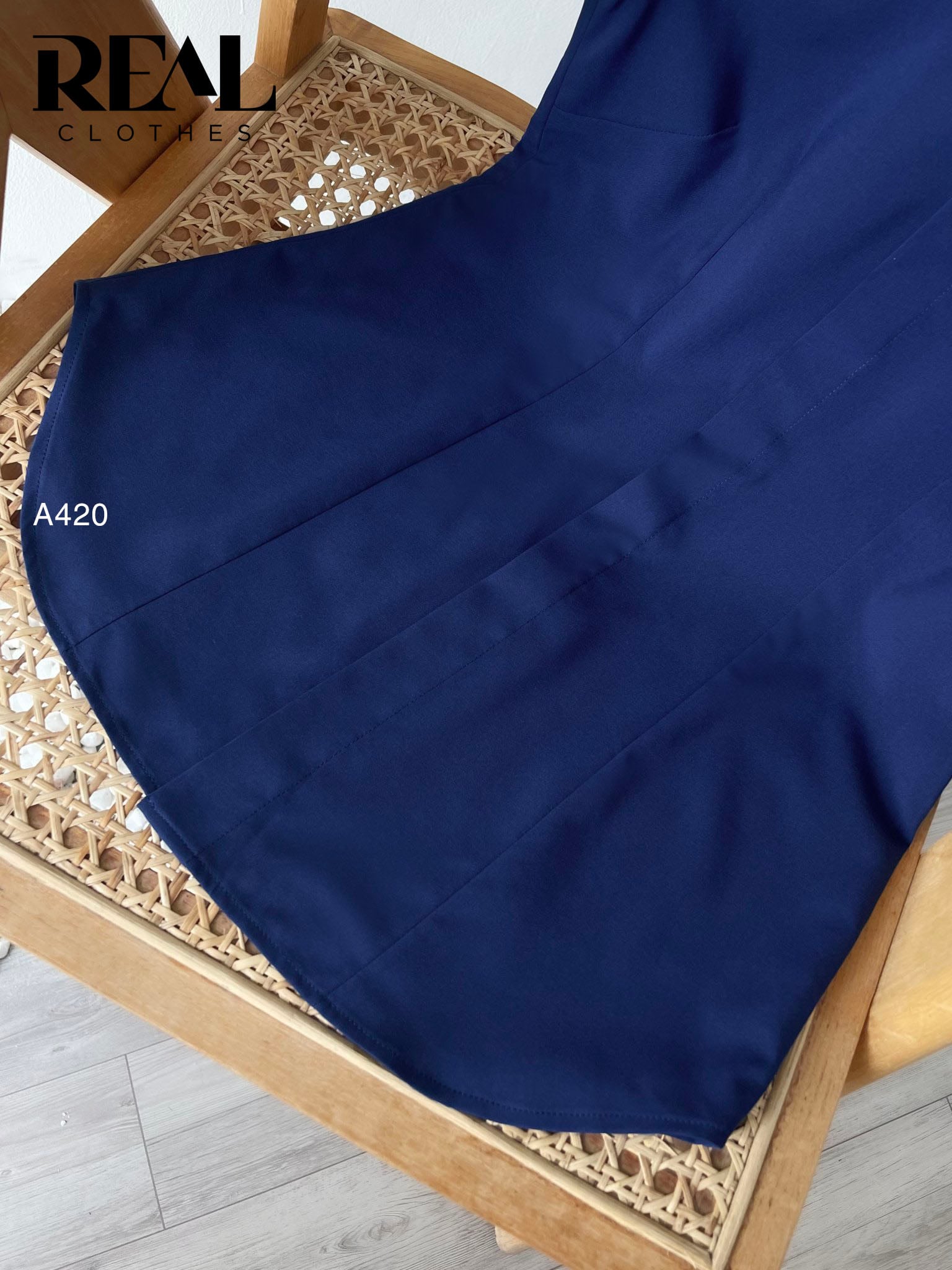 Sơ mi chít eo nano navy SALE - size S