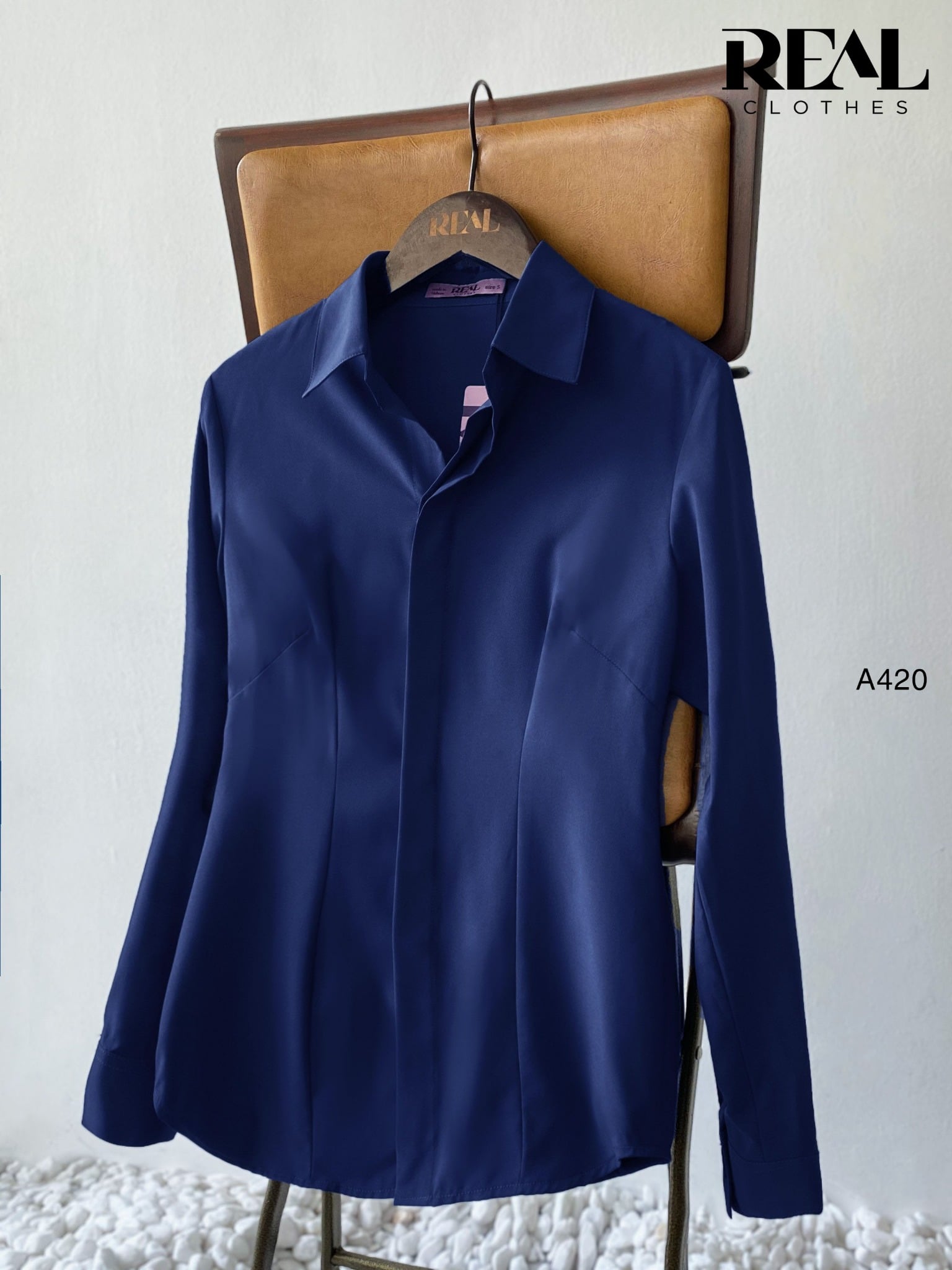 Sơ mi chít eo nano navy SALE - size S