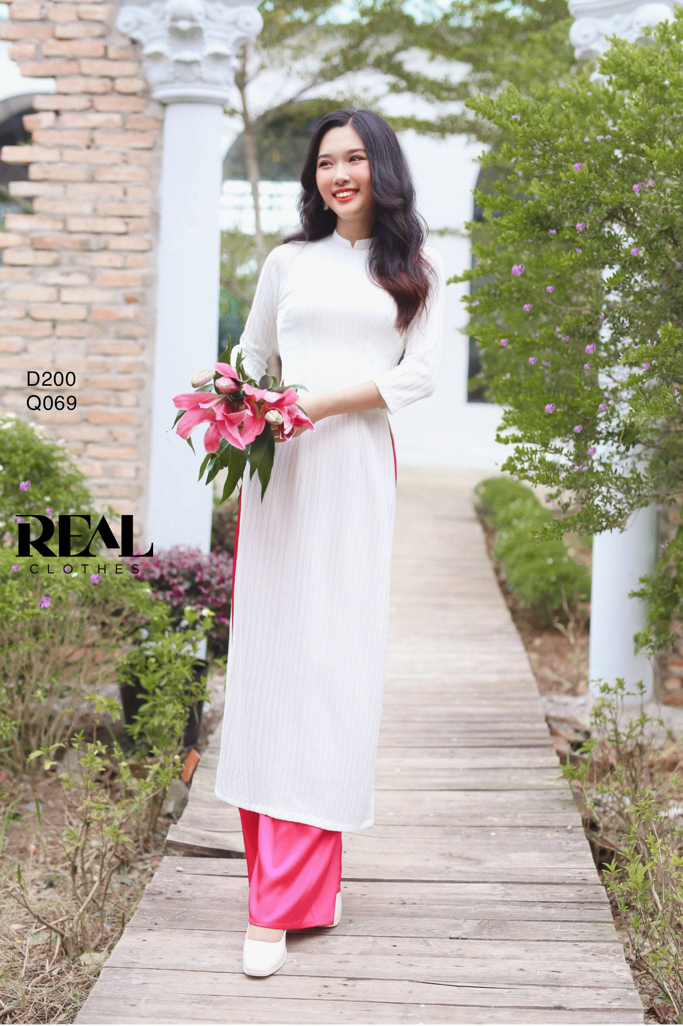 Áo dài truyền thống muse trắng SALE