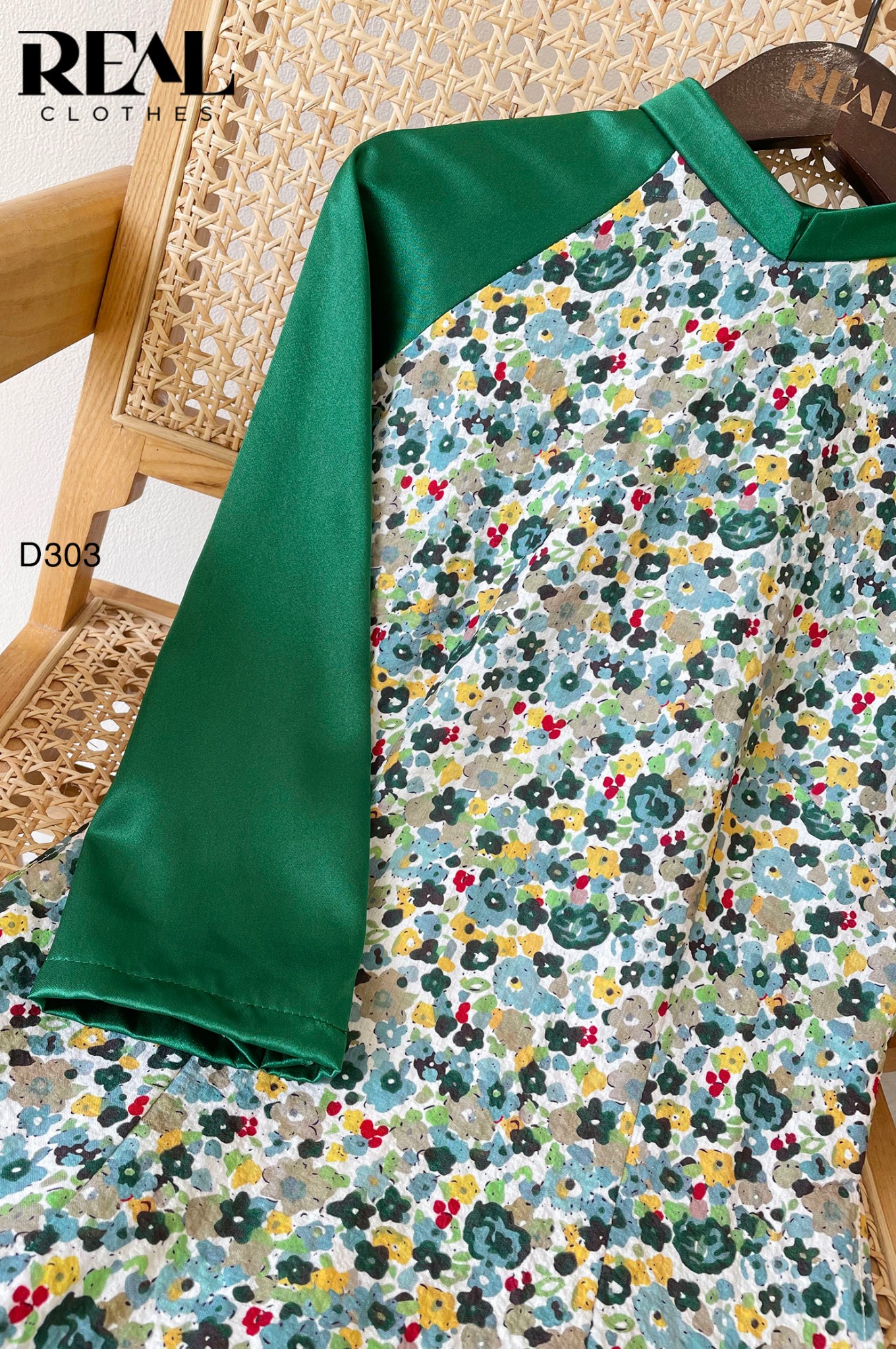 Áo dài truyền thống Ngọc Diệp xanh lá SALE - size XS