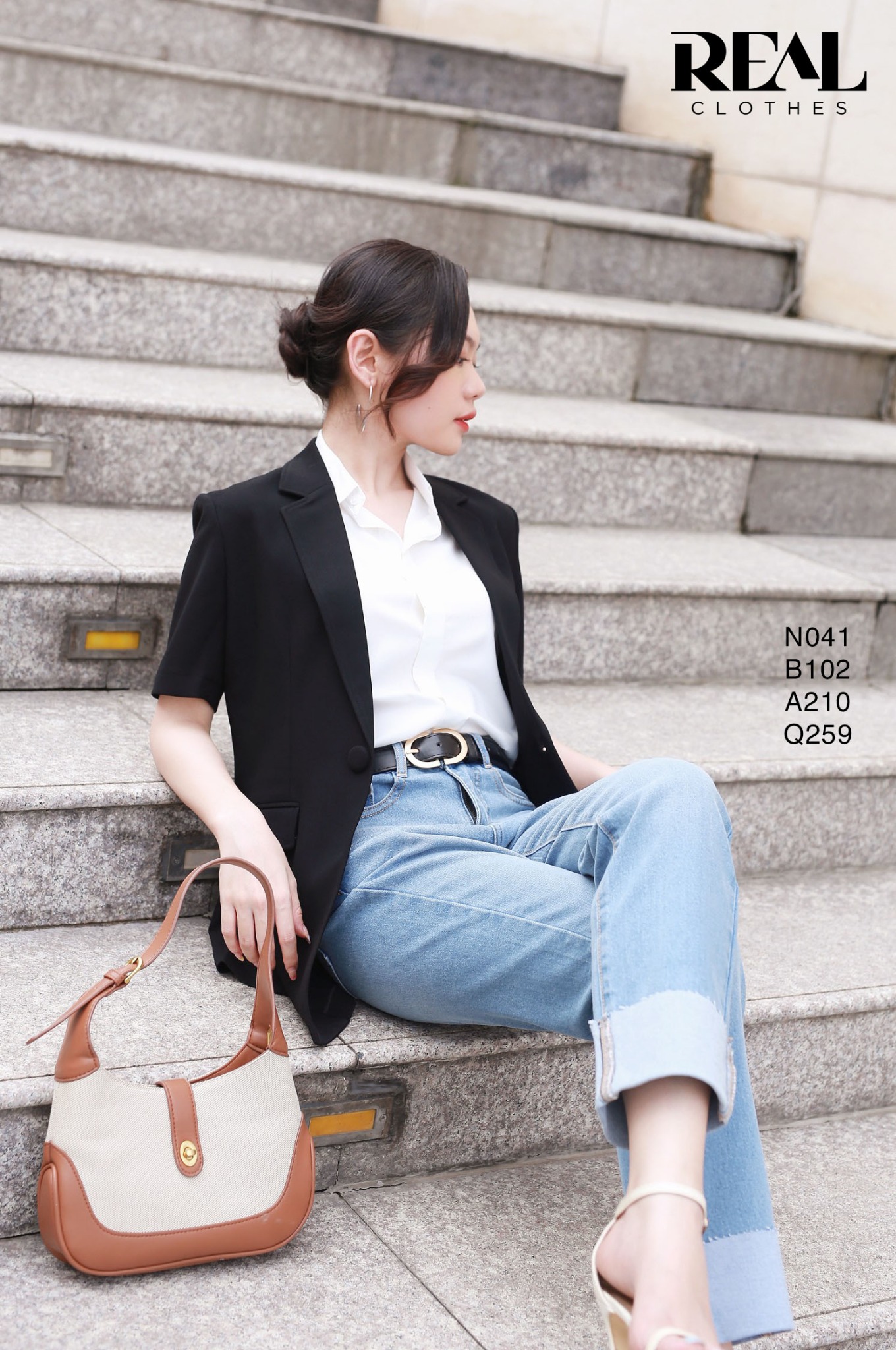 Sơ mi trắng không tay