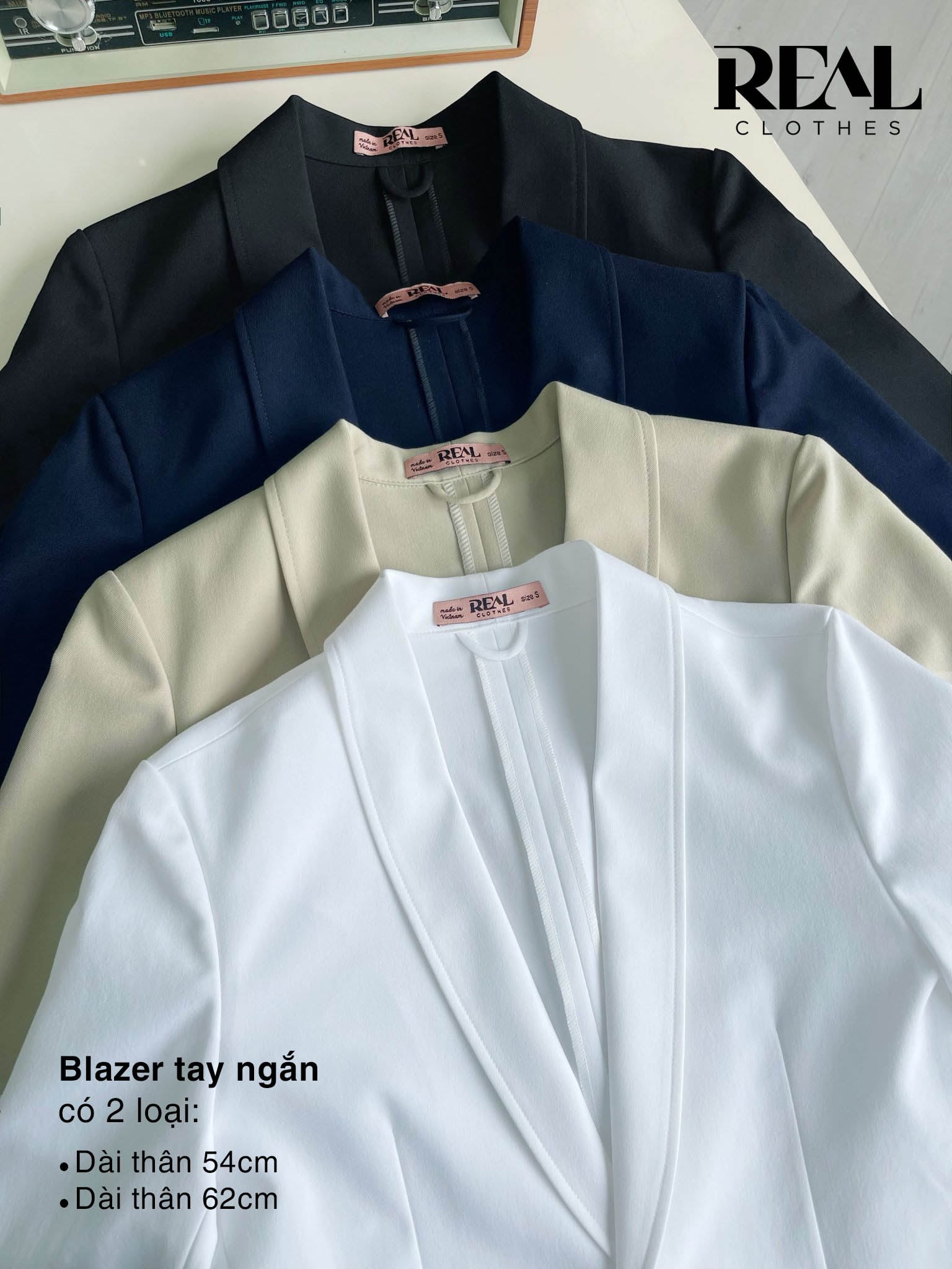 Blazer ngắn trắng