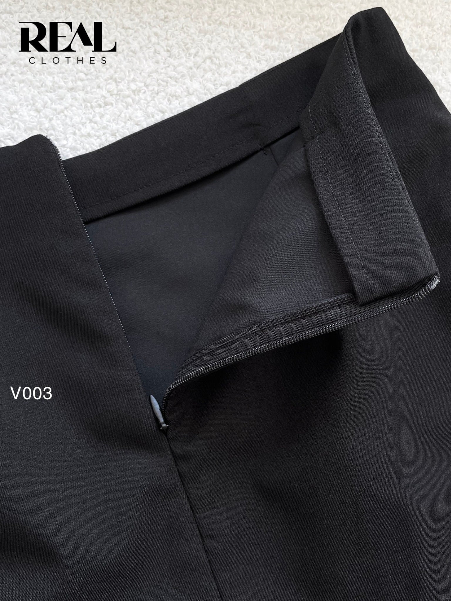 Bút chì xẻ sau đen