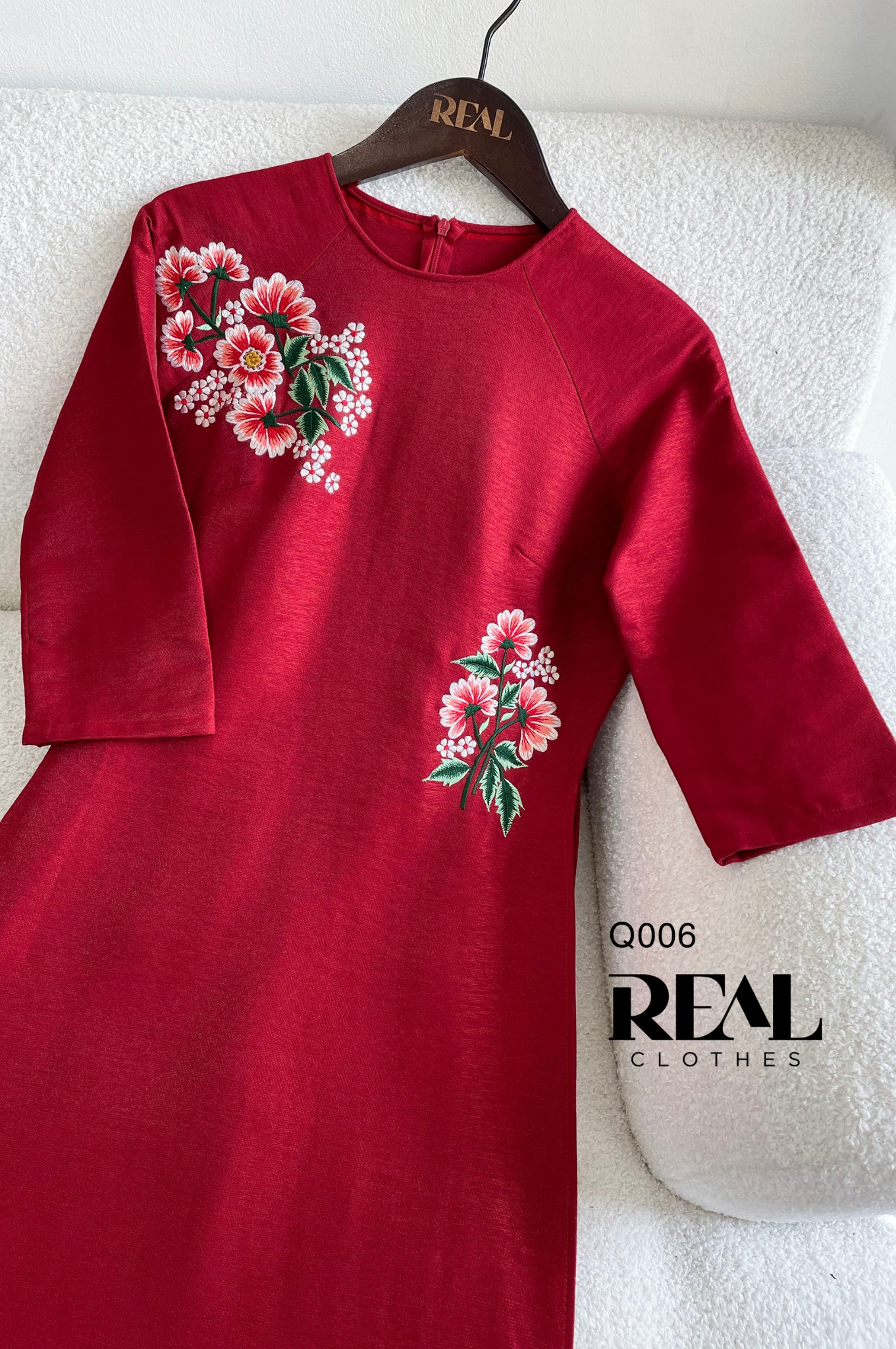 Áo dài cách tân Red thêu