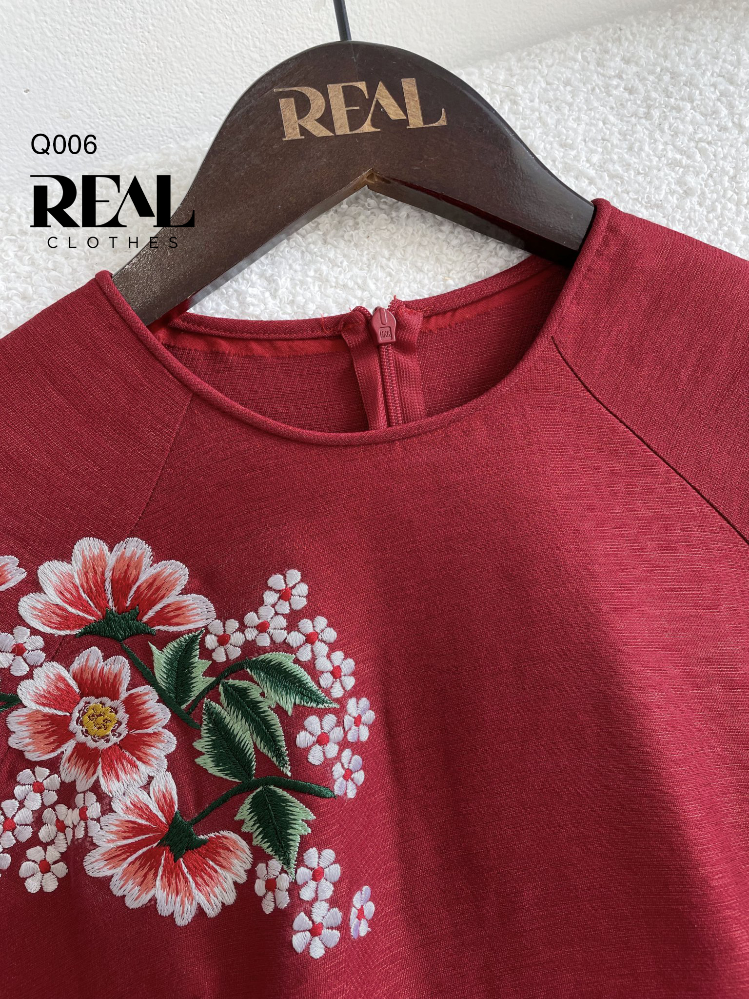 Áo dài cách tân Red thêu