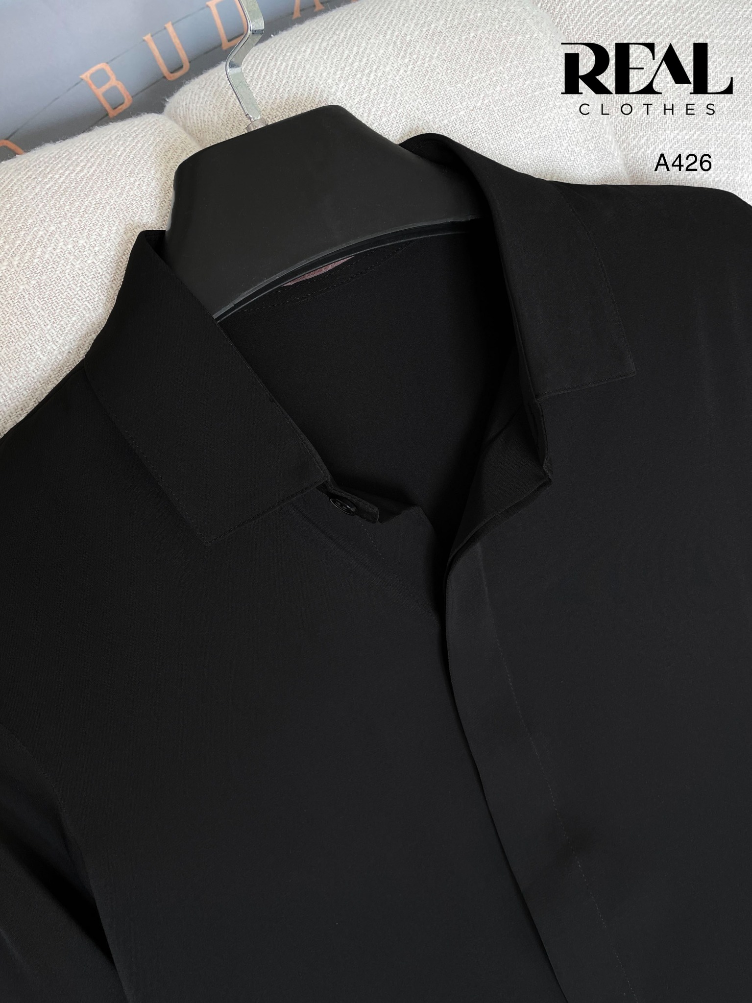 Sơ mi cổ mềm đen