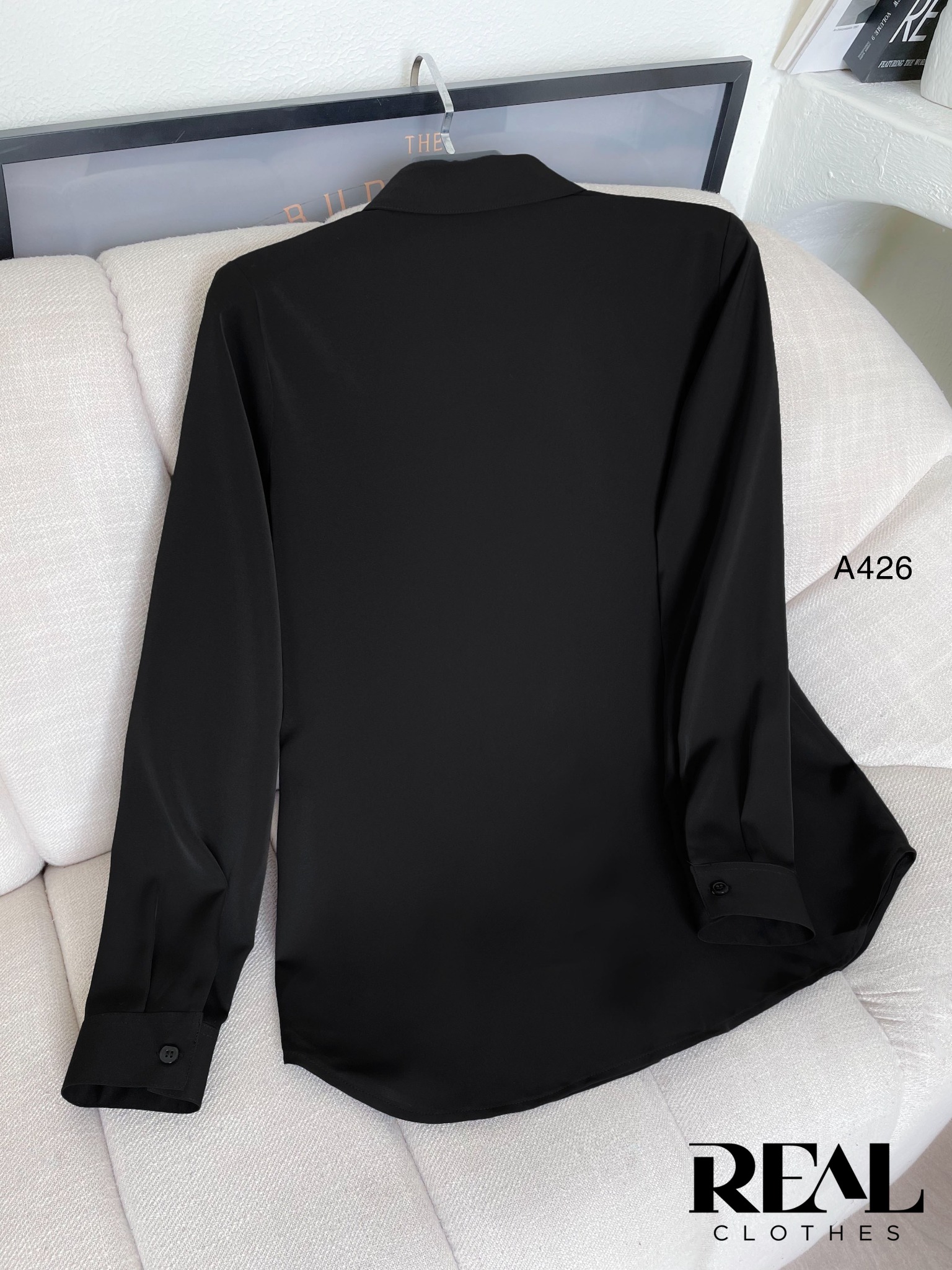 Sơ mi cổ mềm đen