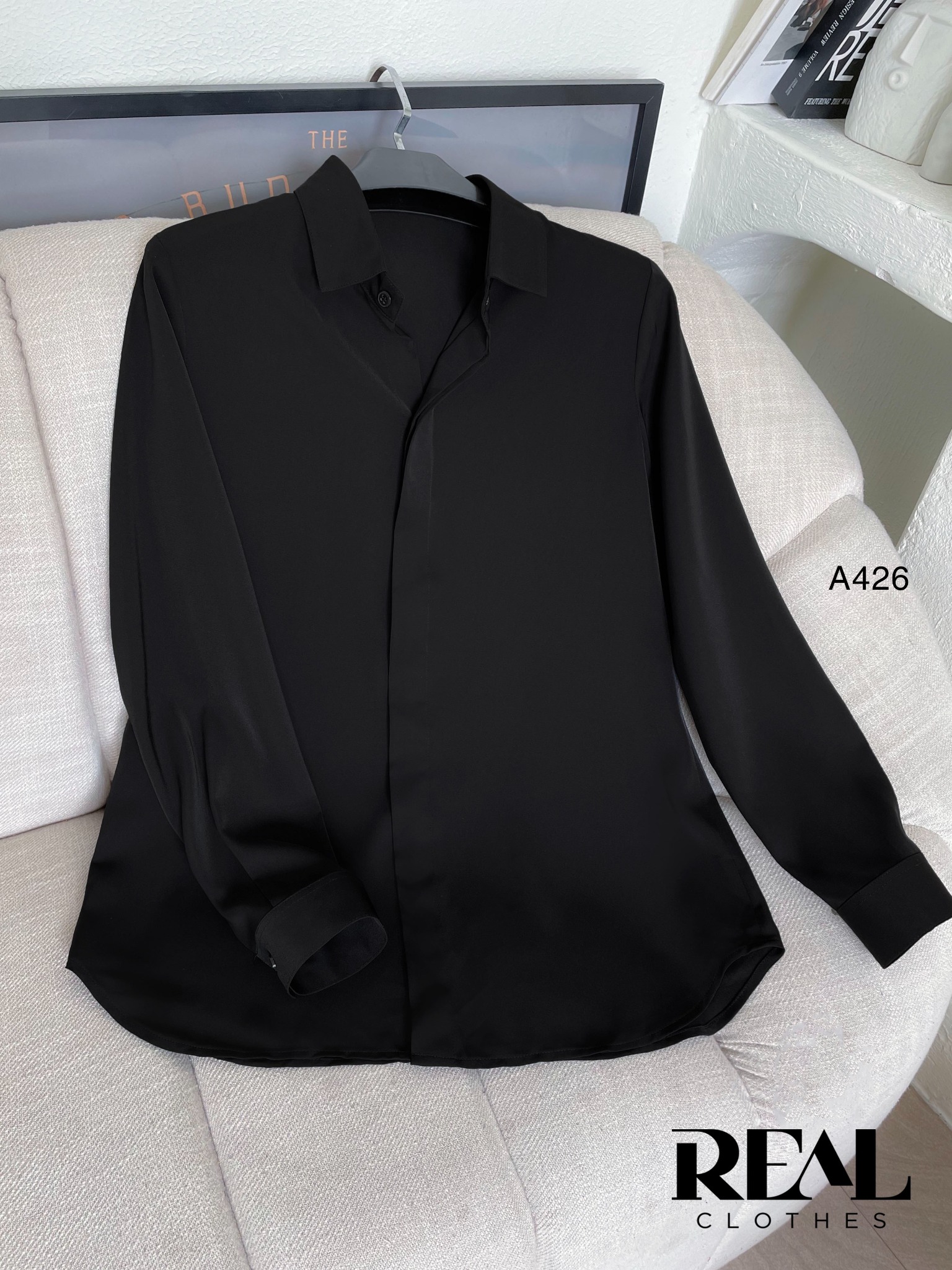 Sơ mi cổ mềm đen