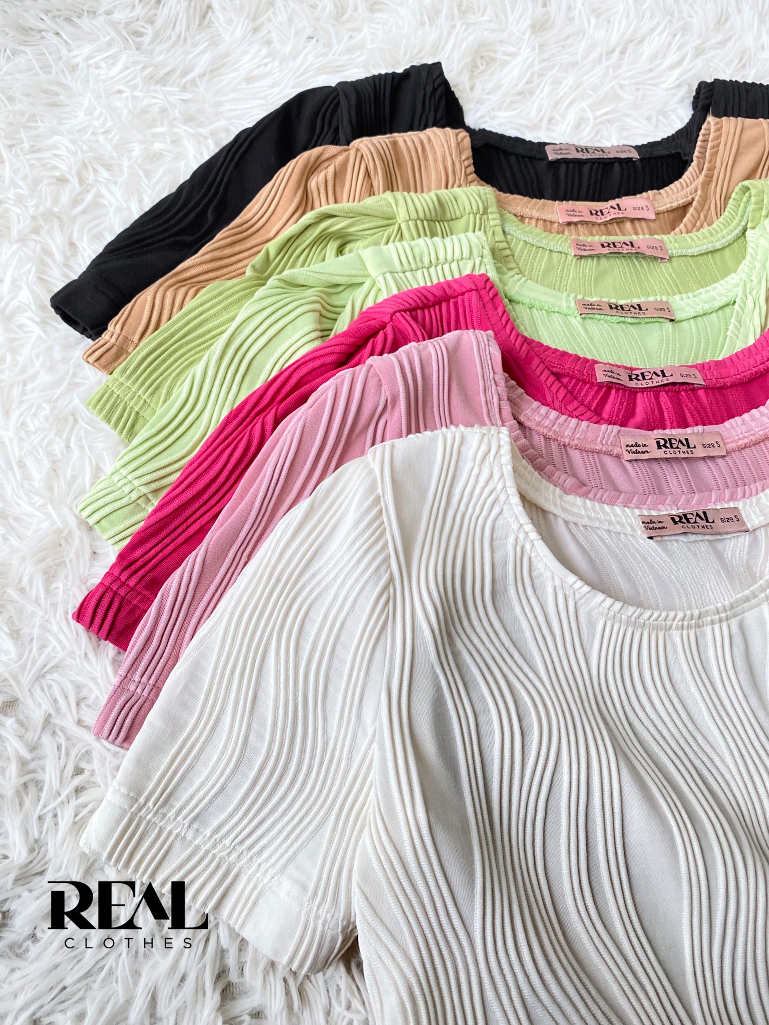 Áo Sophia bơ FINAL SALE - size XS