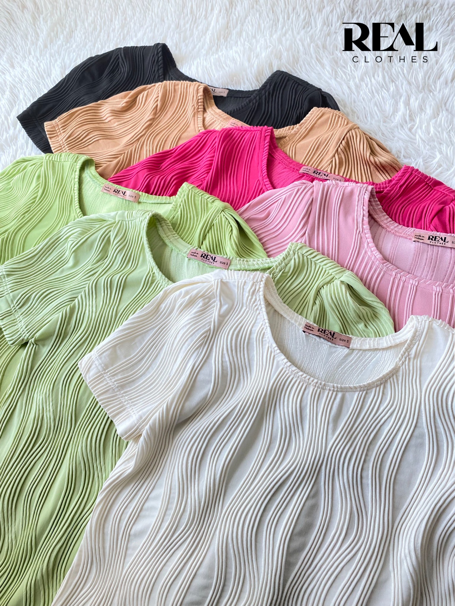 Áo Sophia cốm FINAL SALE - size XS