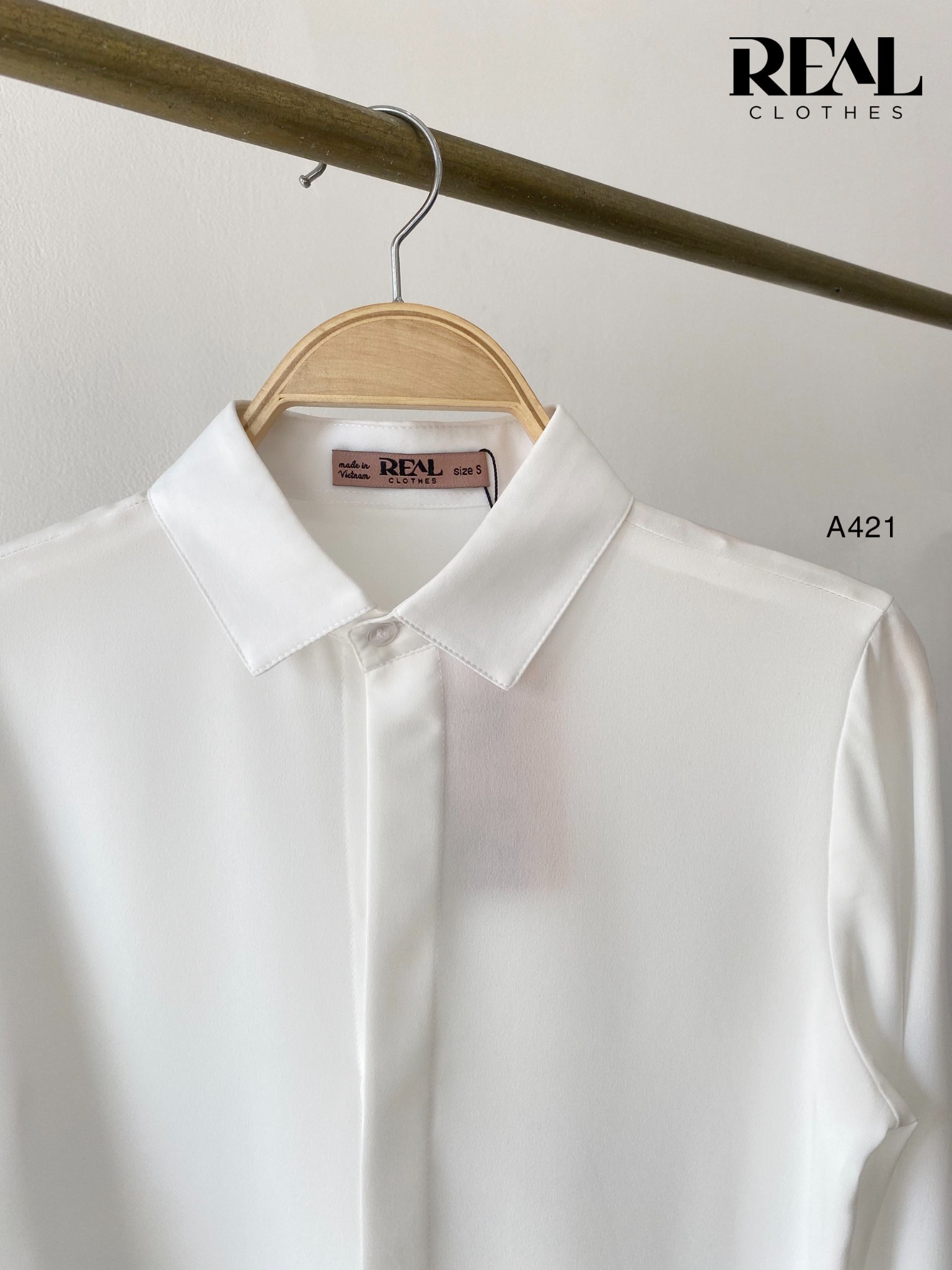 Sơ mi cổ mềm trắng