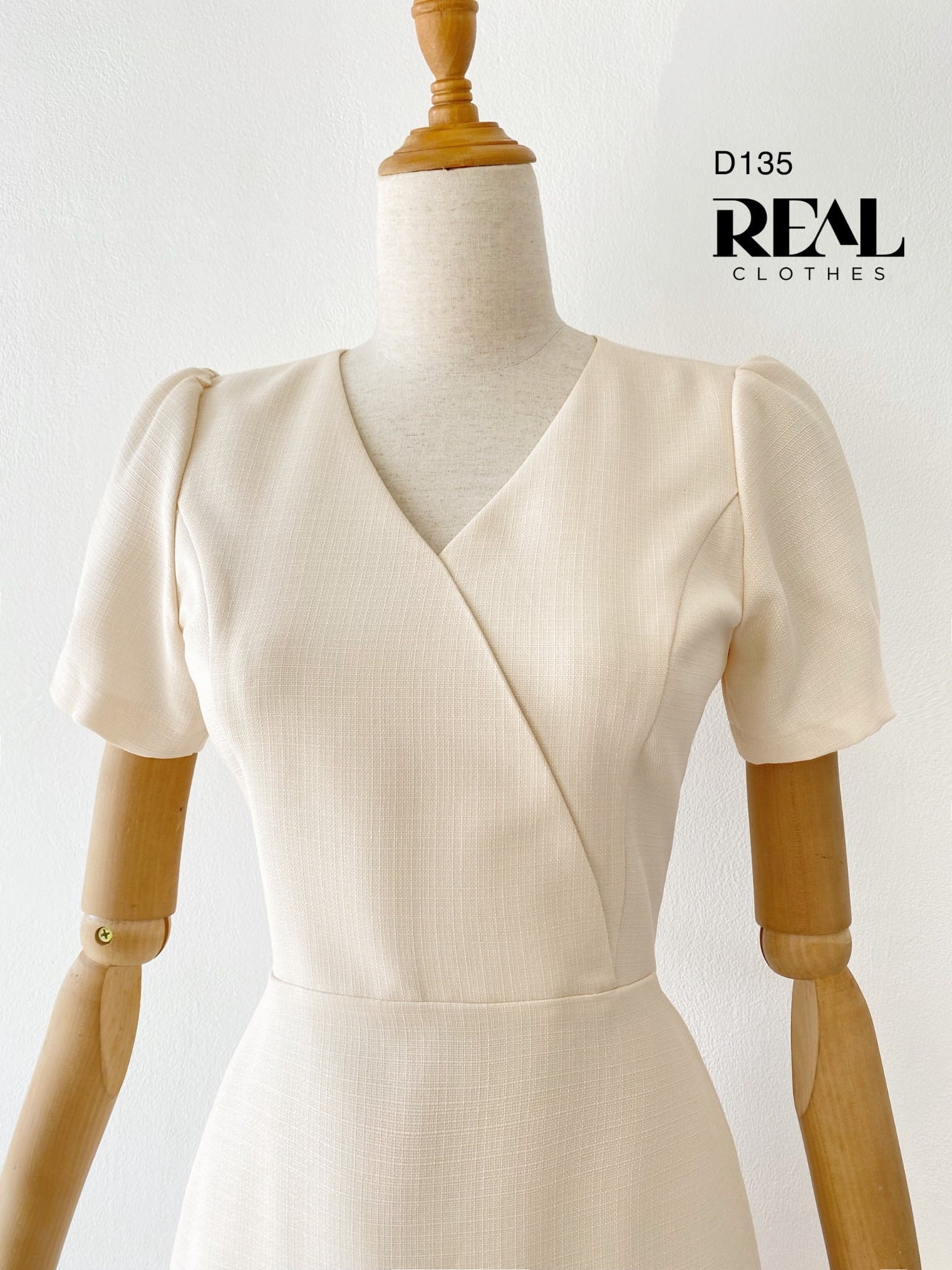 Đầm Linda kem - size XS