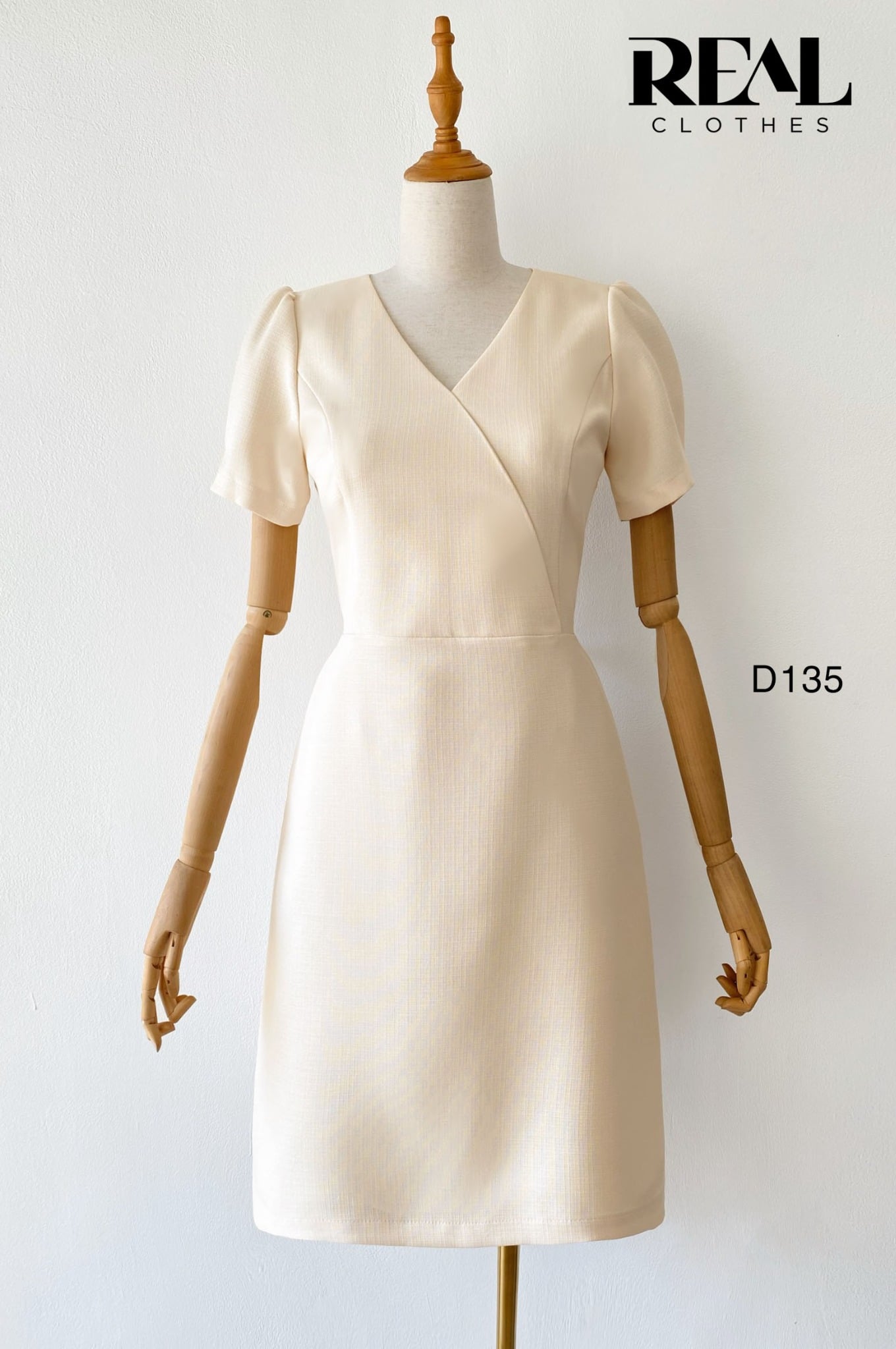 Đầm Linda kem - size XS