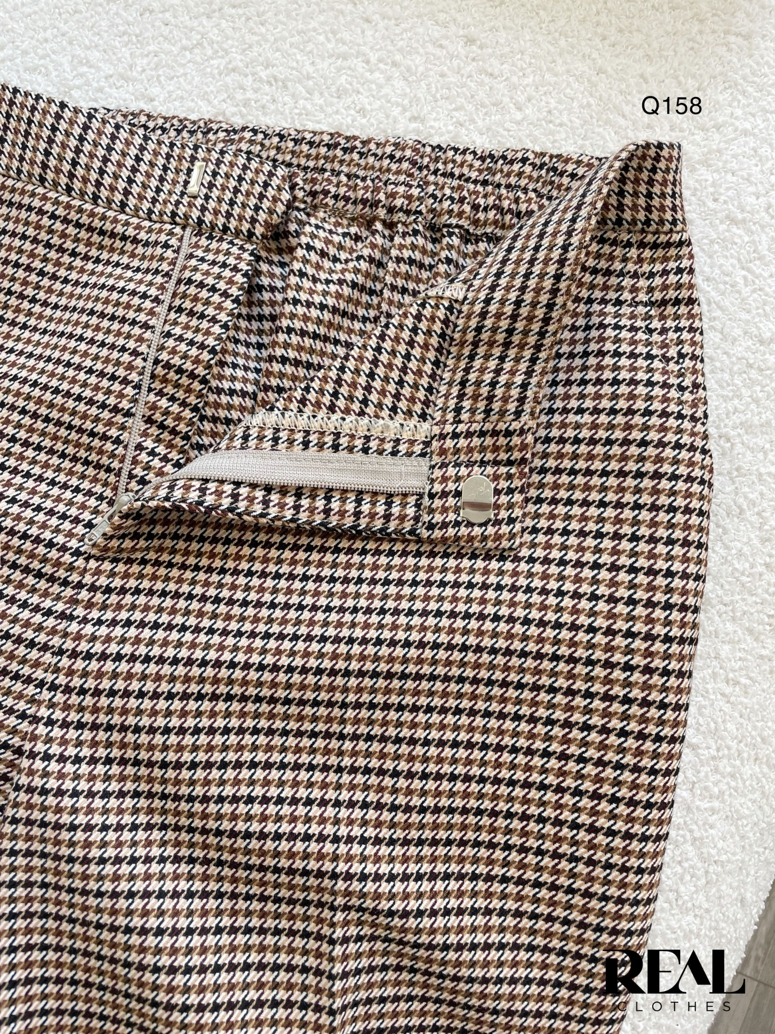 Quần lưng thun zigzag nâu nhạt SALE - size XS