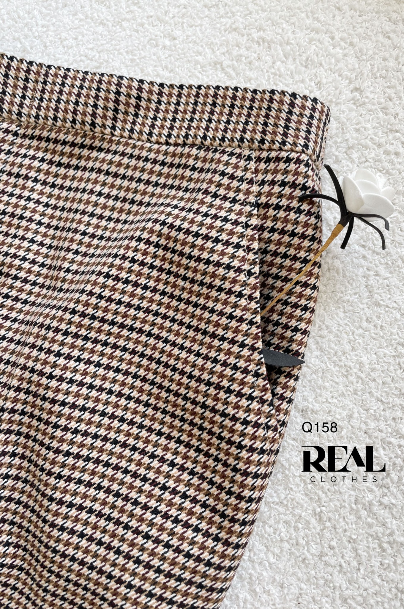 Quần lưng thun zigzag nâu nhạt SALE - size XS