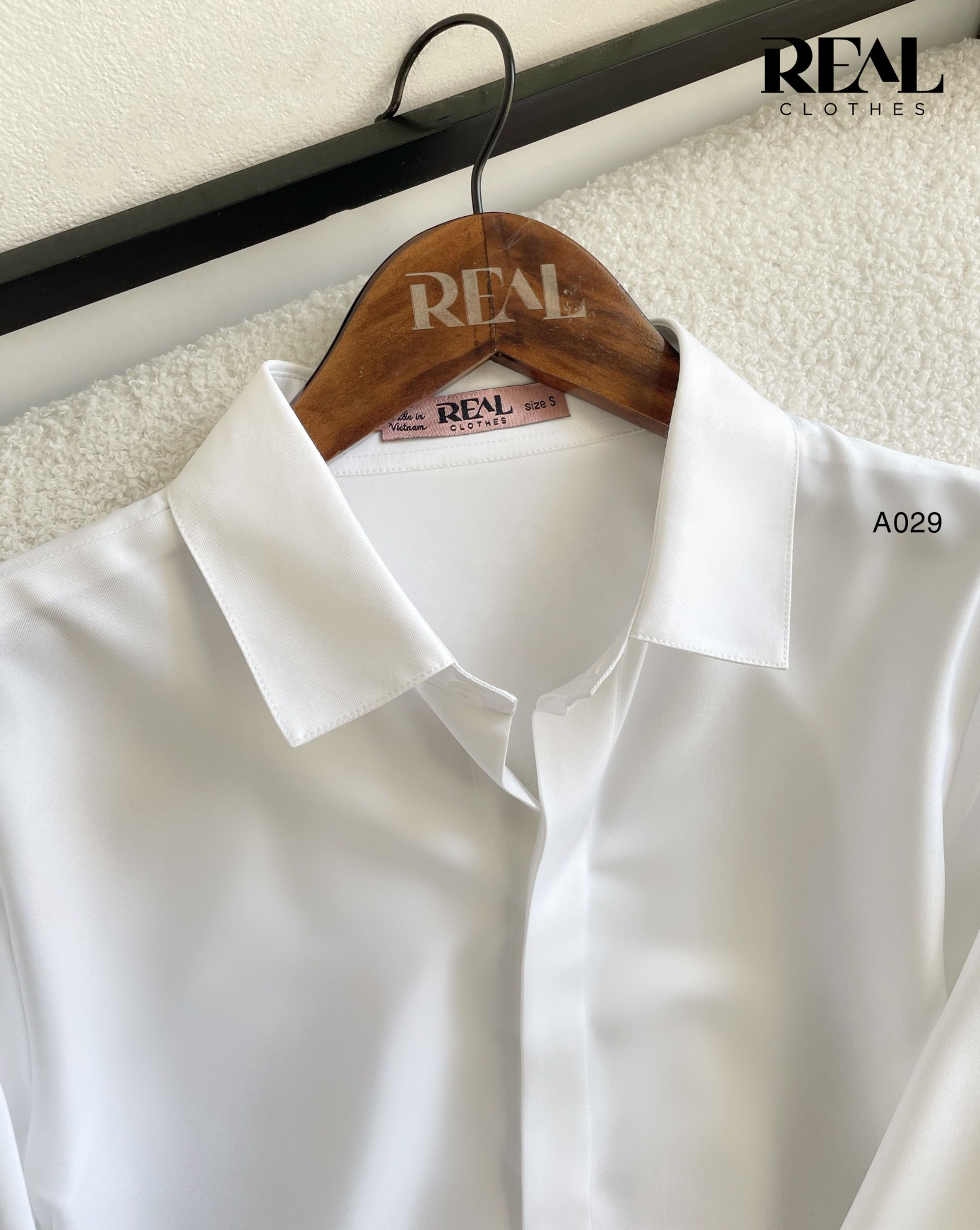 Sơ mi basic cổ nhọn trắng