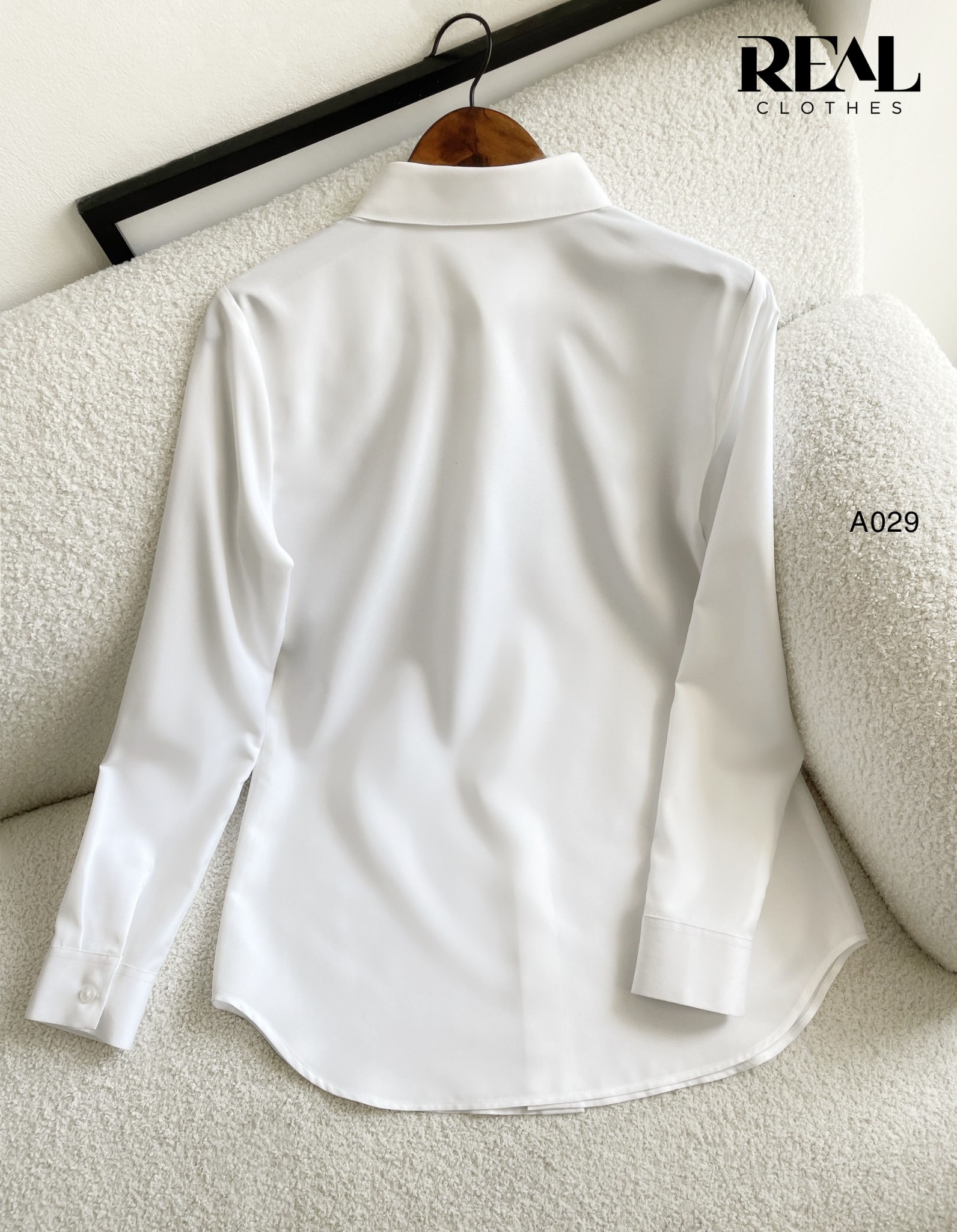 Sơ mi basic cổ nhọn trắng