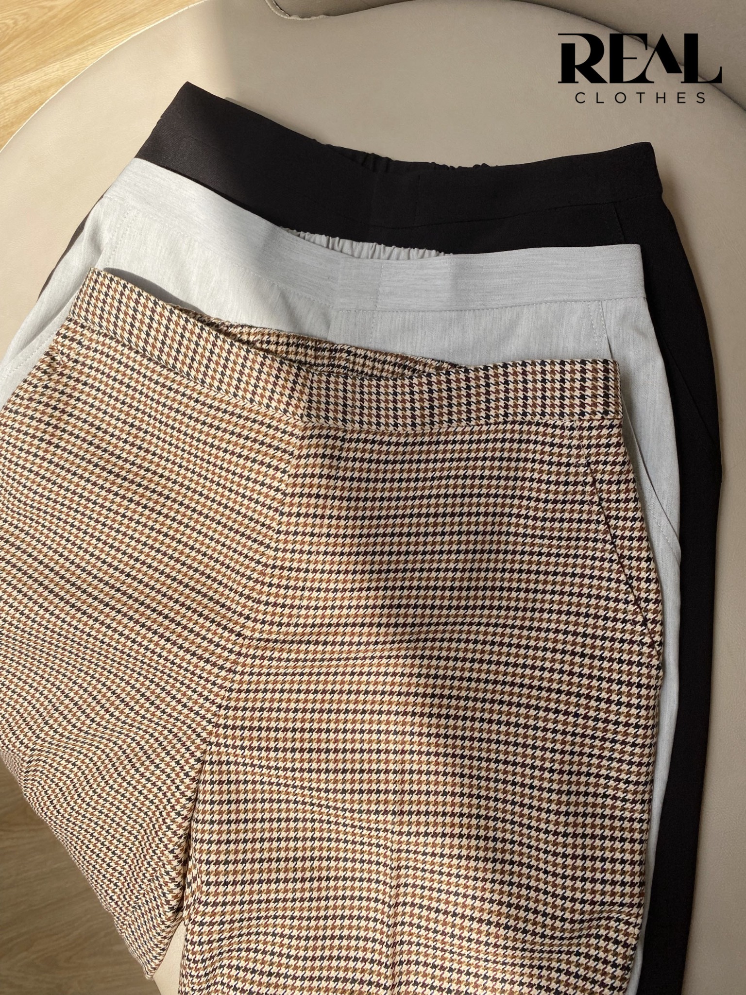 Quần lưng thun zigzag nâu nhạt SALE - size XS